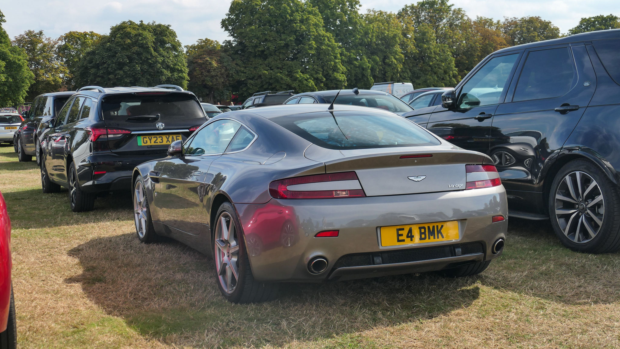 Aston Martin Vantage V8 - E4BMK (GB)