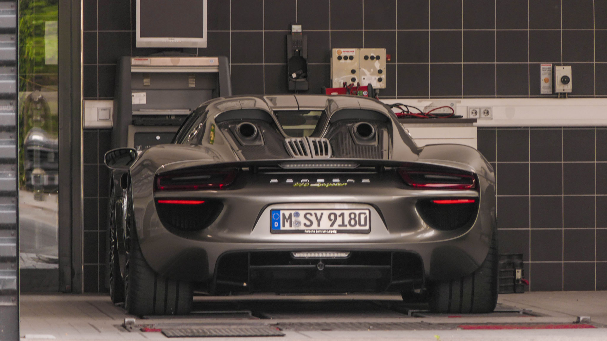 Porsche 918 Spyder - M-SY9180