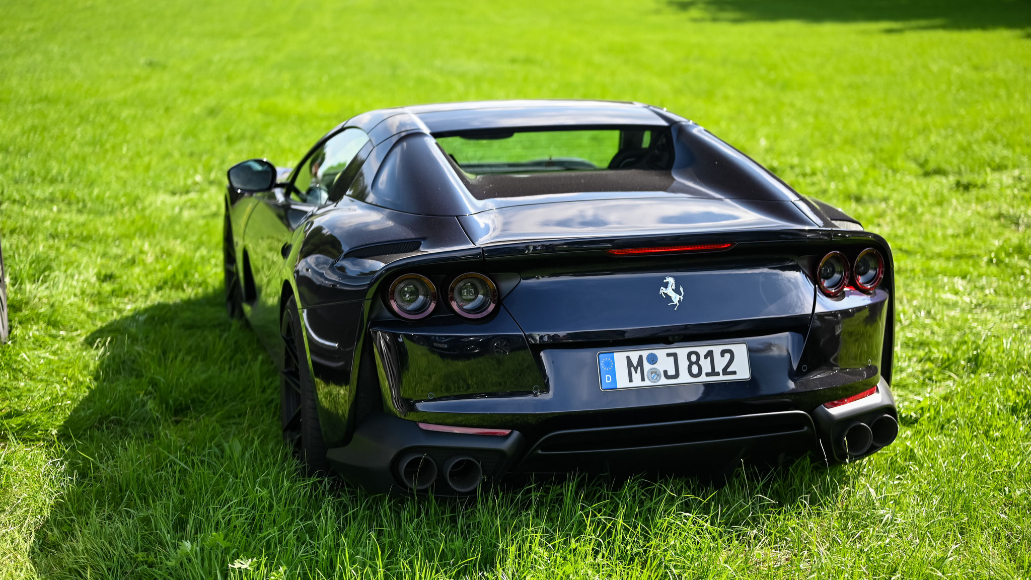 Ferrari 812 GTS - M-J812