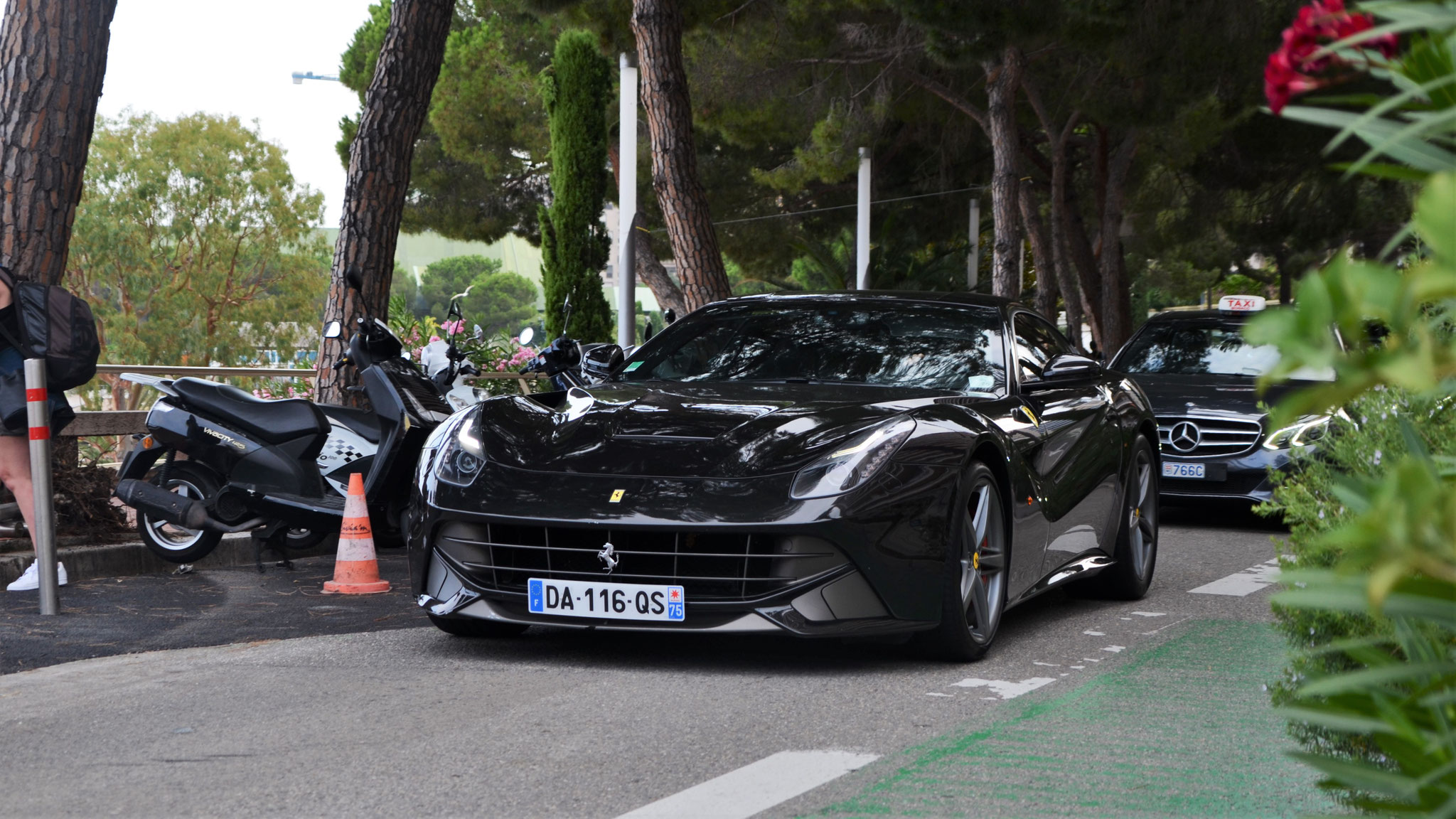 Ferrari F12 Berlinetta - DA166QS-75 (FRA)