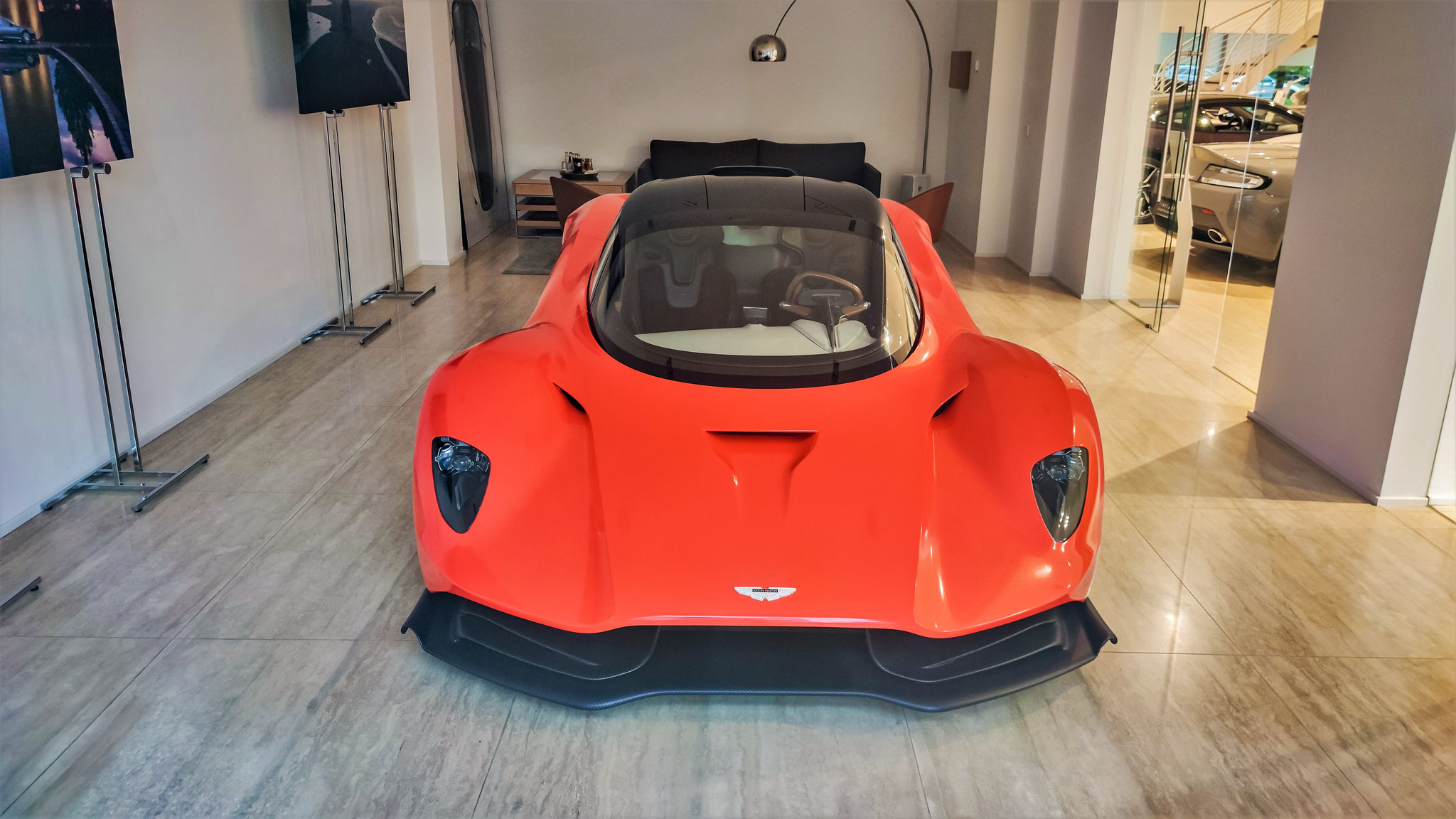 Aston Martin Valhalla
