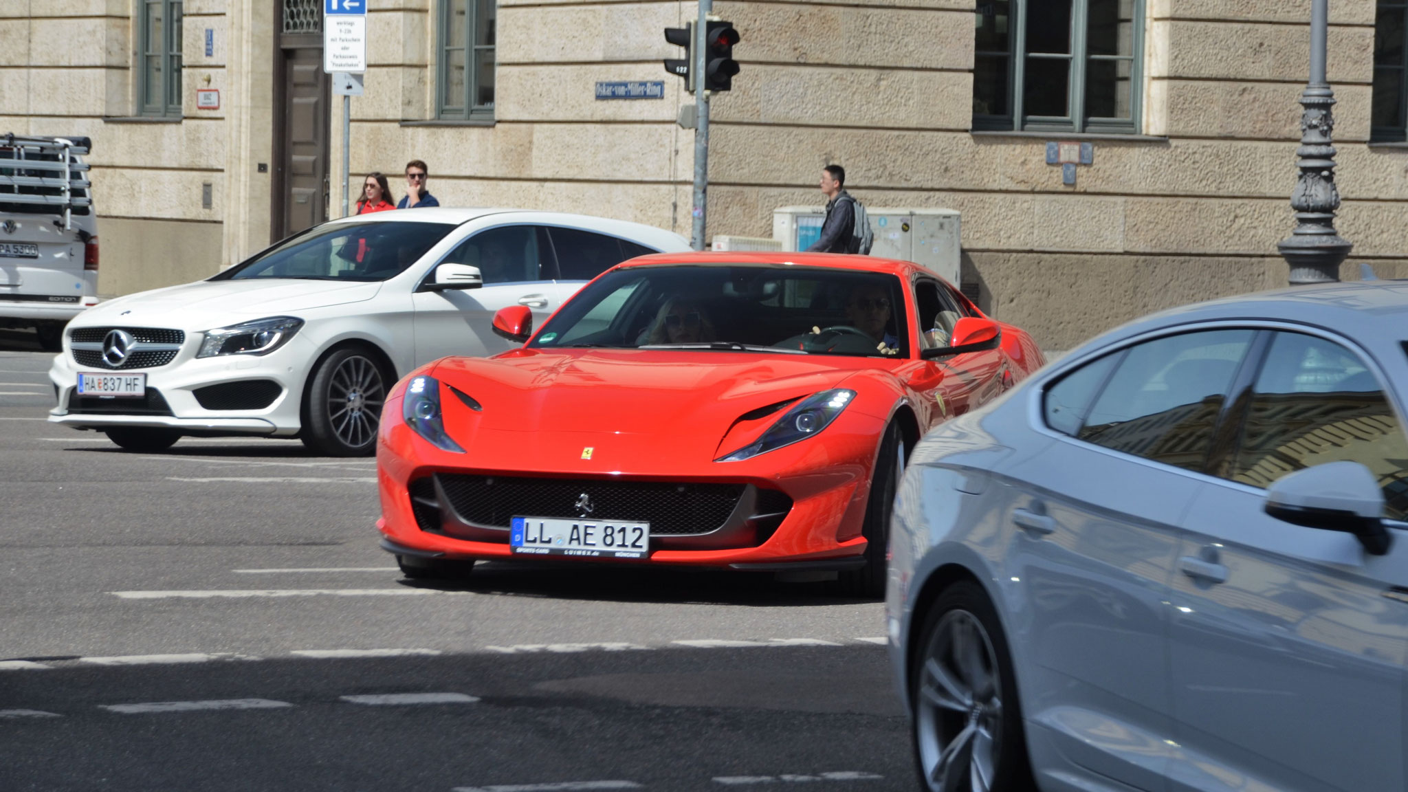 Ferrari 812 Superfast - LL-AE812
