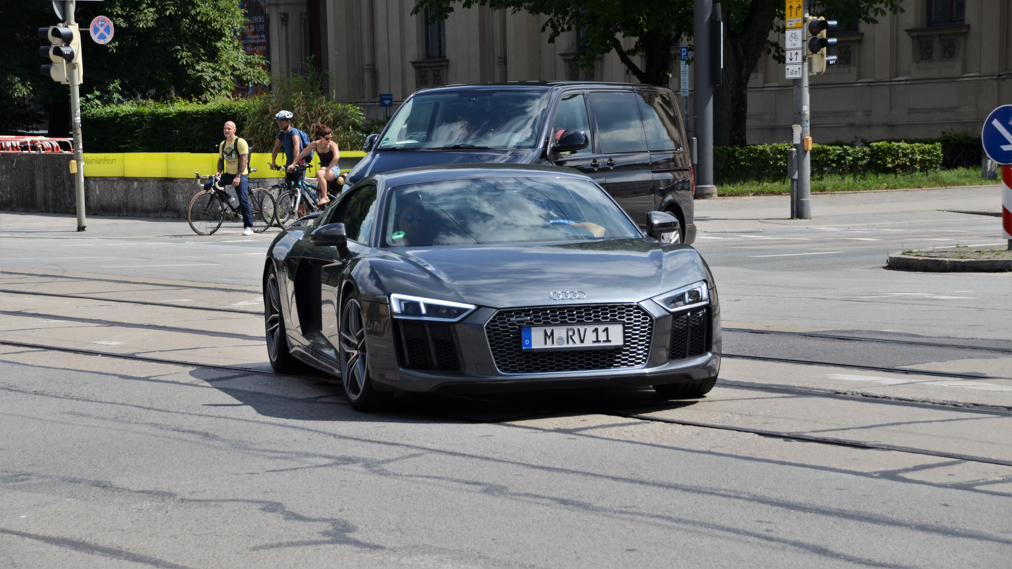 Audi R8 V10 - M-RV11
