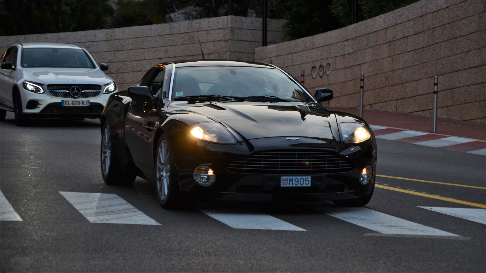 Aston Martin V12 Vanquish - M905 (MC)