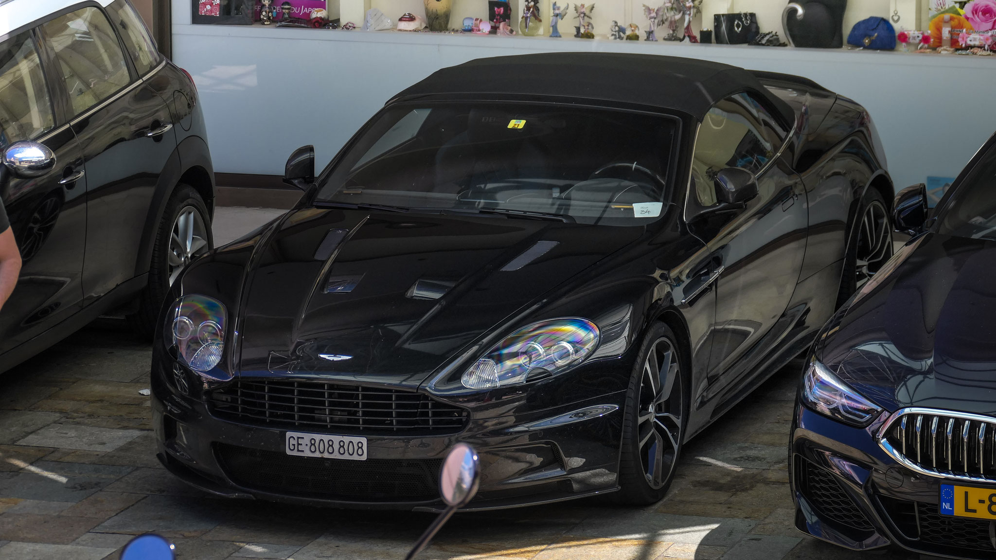 Aston Martin DBS Volante - GE808808 (CH)