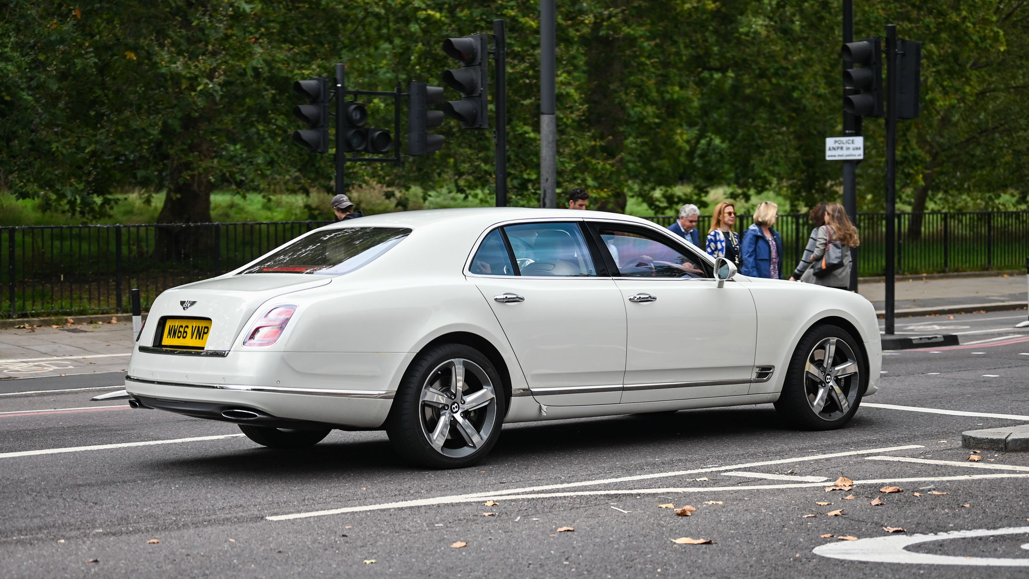 Bentley Mulsanne - MW66VNP (GB)