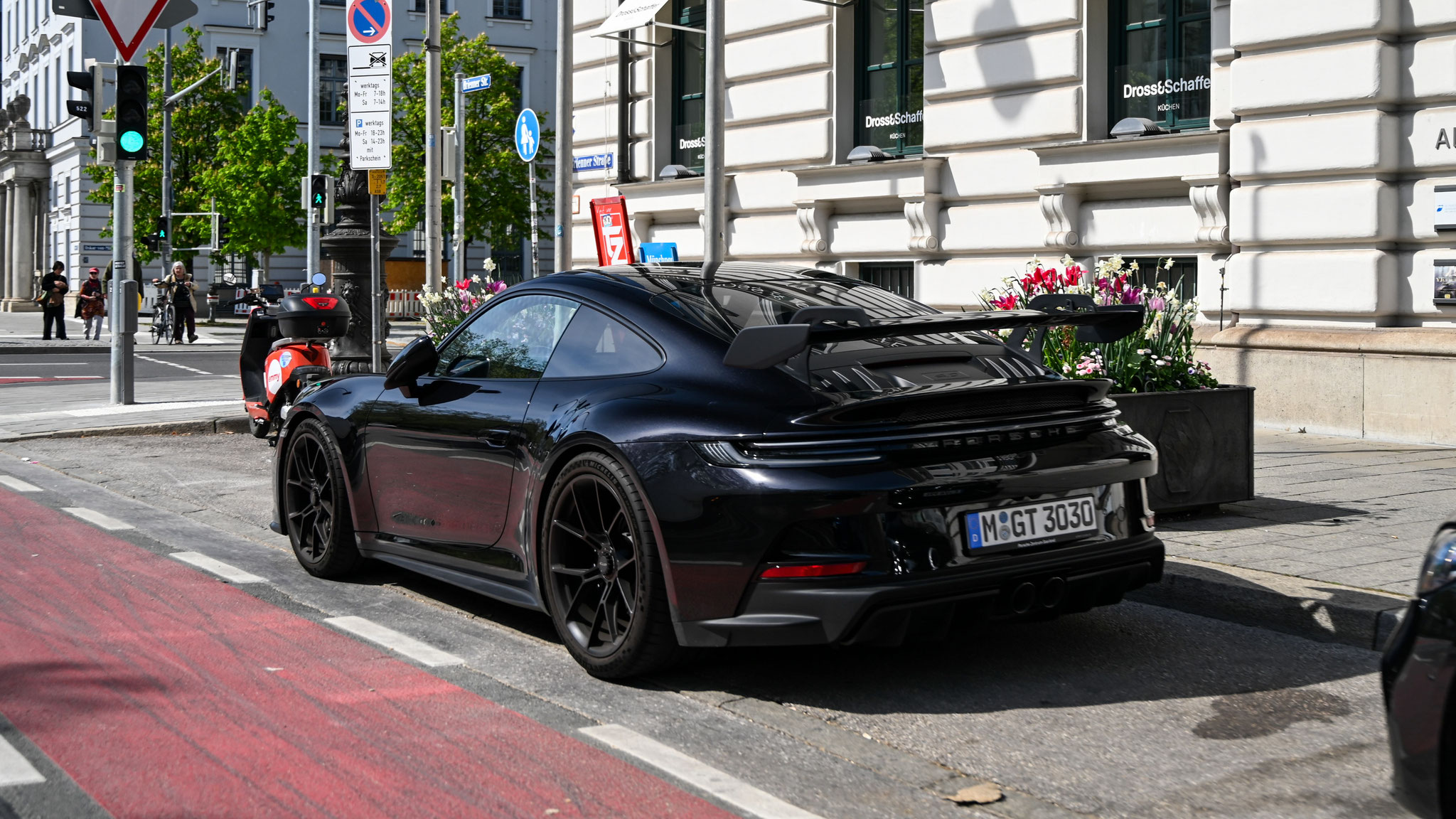 Porsche 992 GT3  - M-GT3030