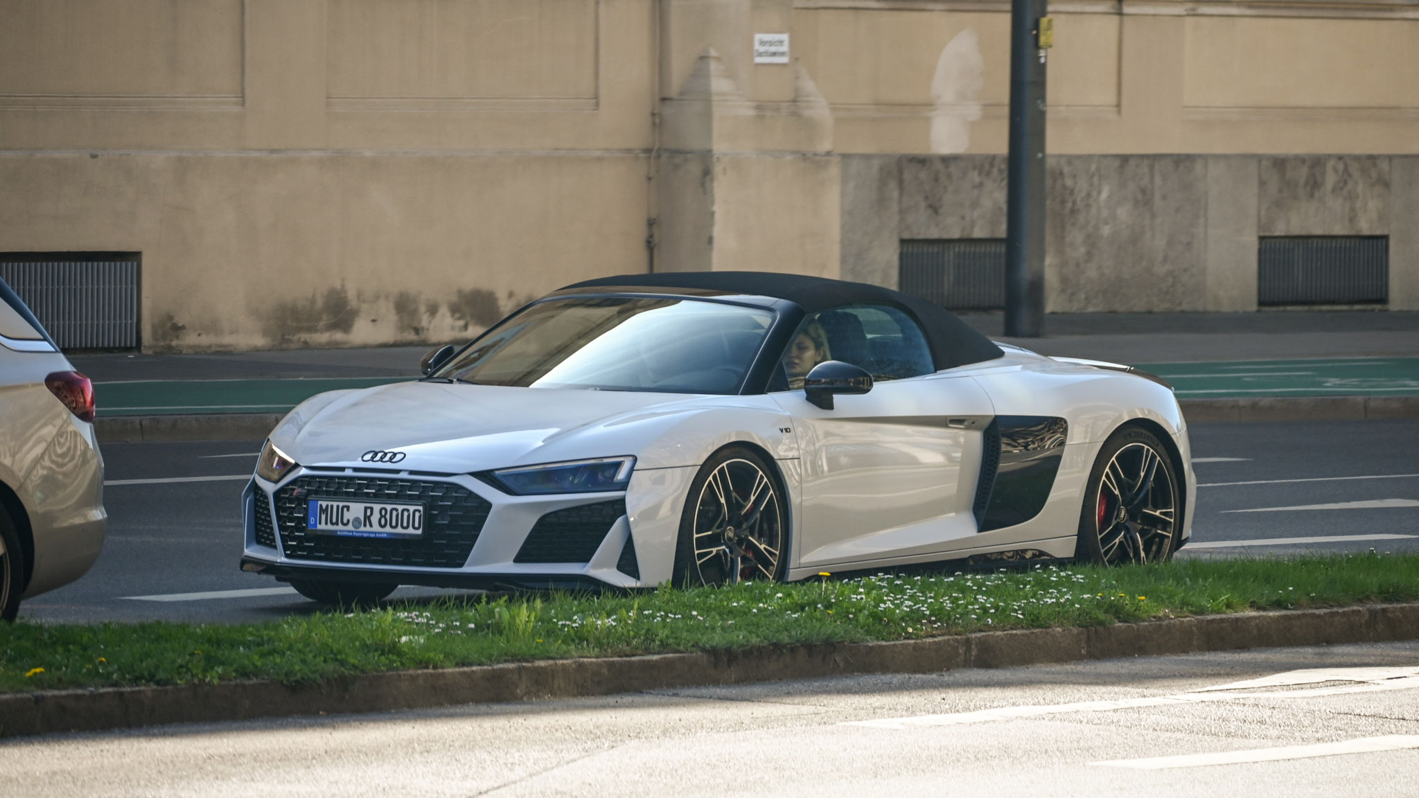 Audi R8 V10 Spyder - MUC-R8000