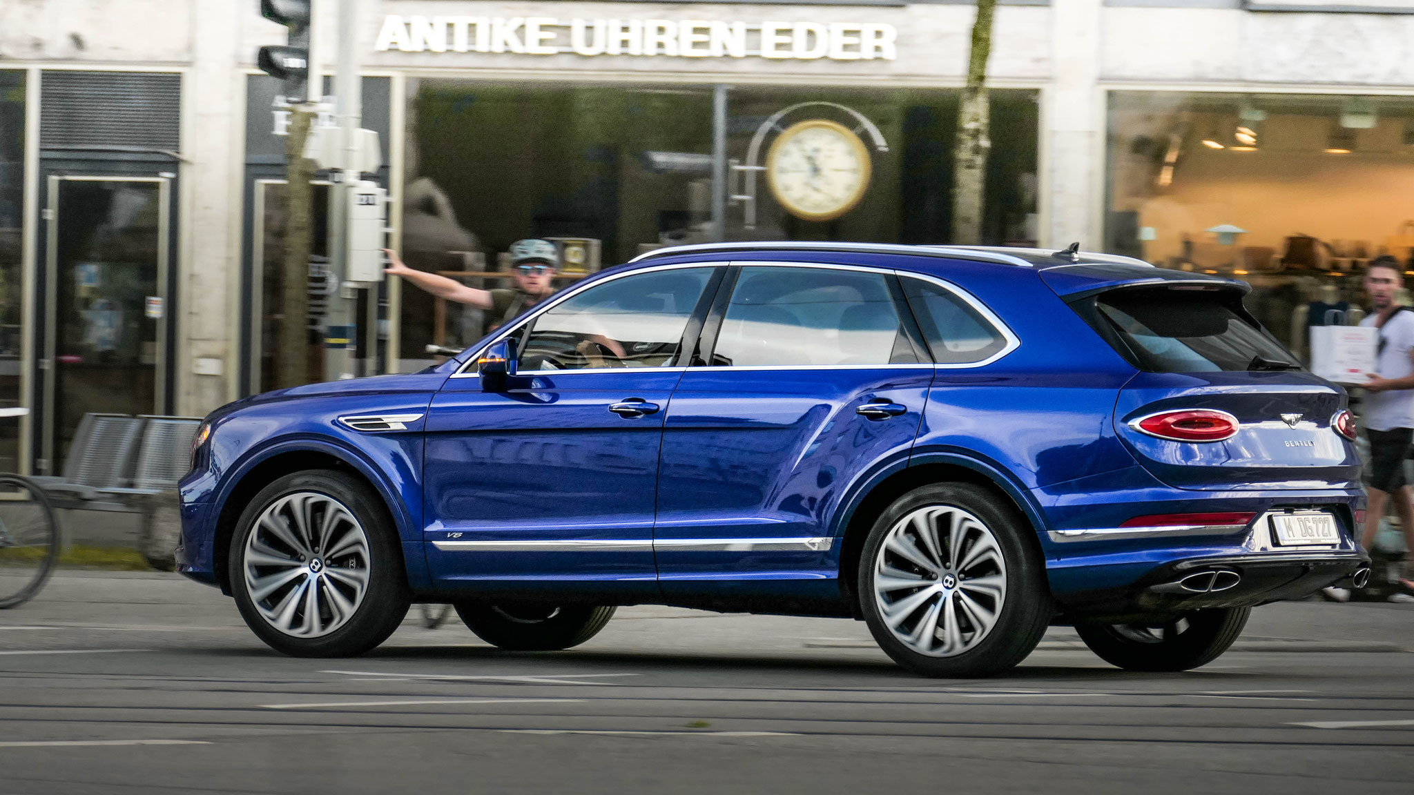 Bentley Bentayga - M-DG727