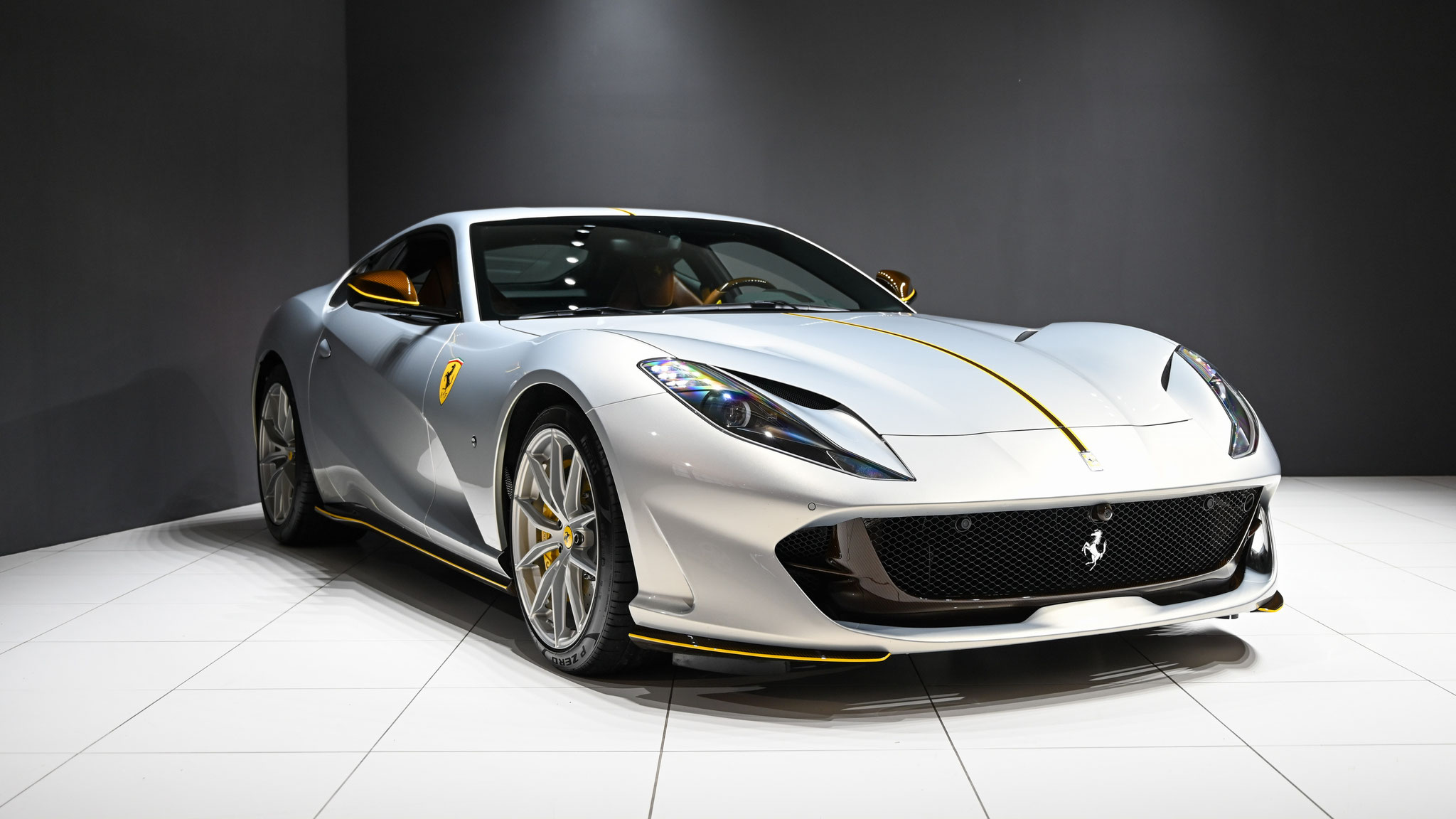 Ferrari 812 Superfast - LL-FF320