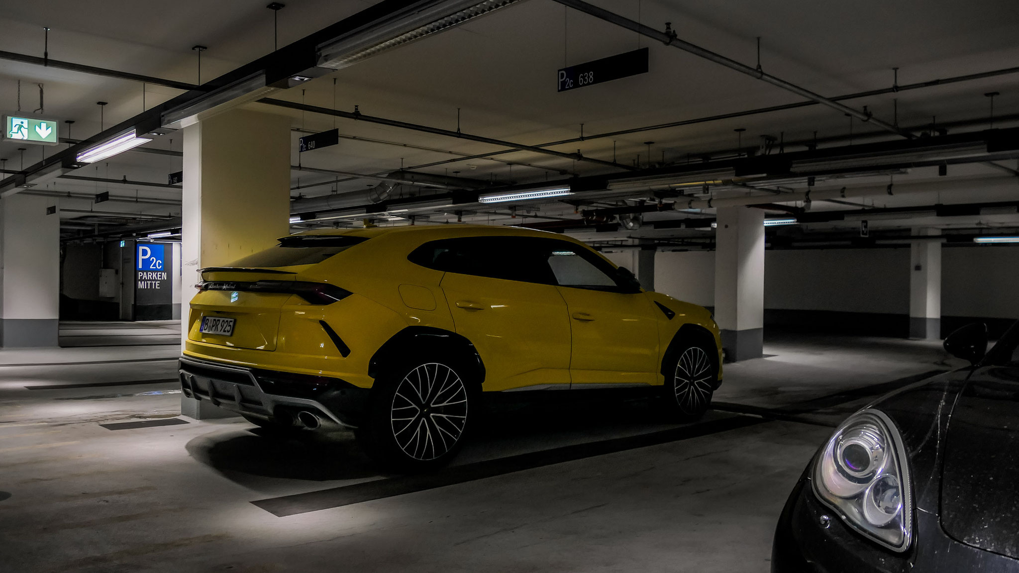 Lamborghini Urus - B-PR925