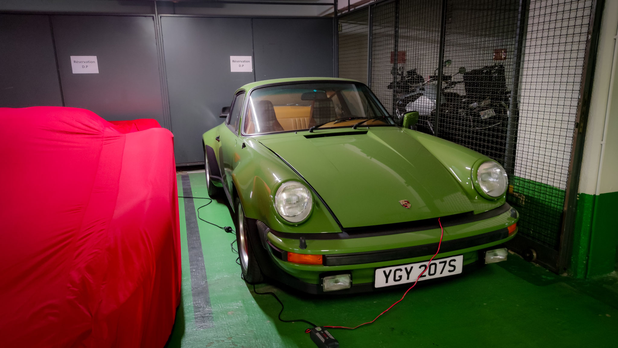 Porsche 930 Turbo - YGY207S (GB)