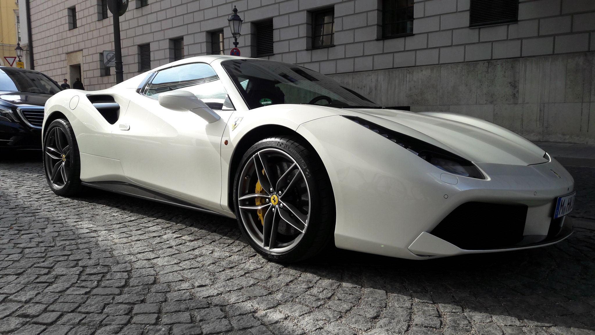 Ferrari 488 Spider - M-HK8
