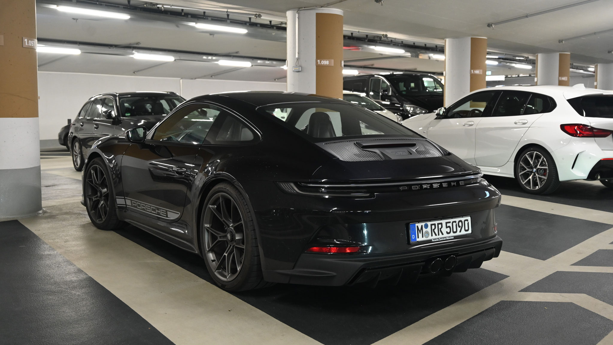 Porsche 992 GT3 Touring - M-RR5090