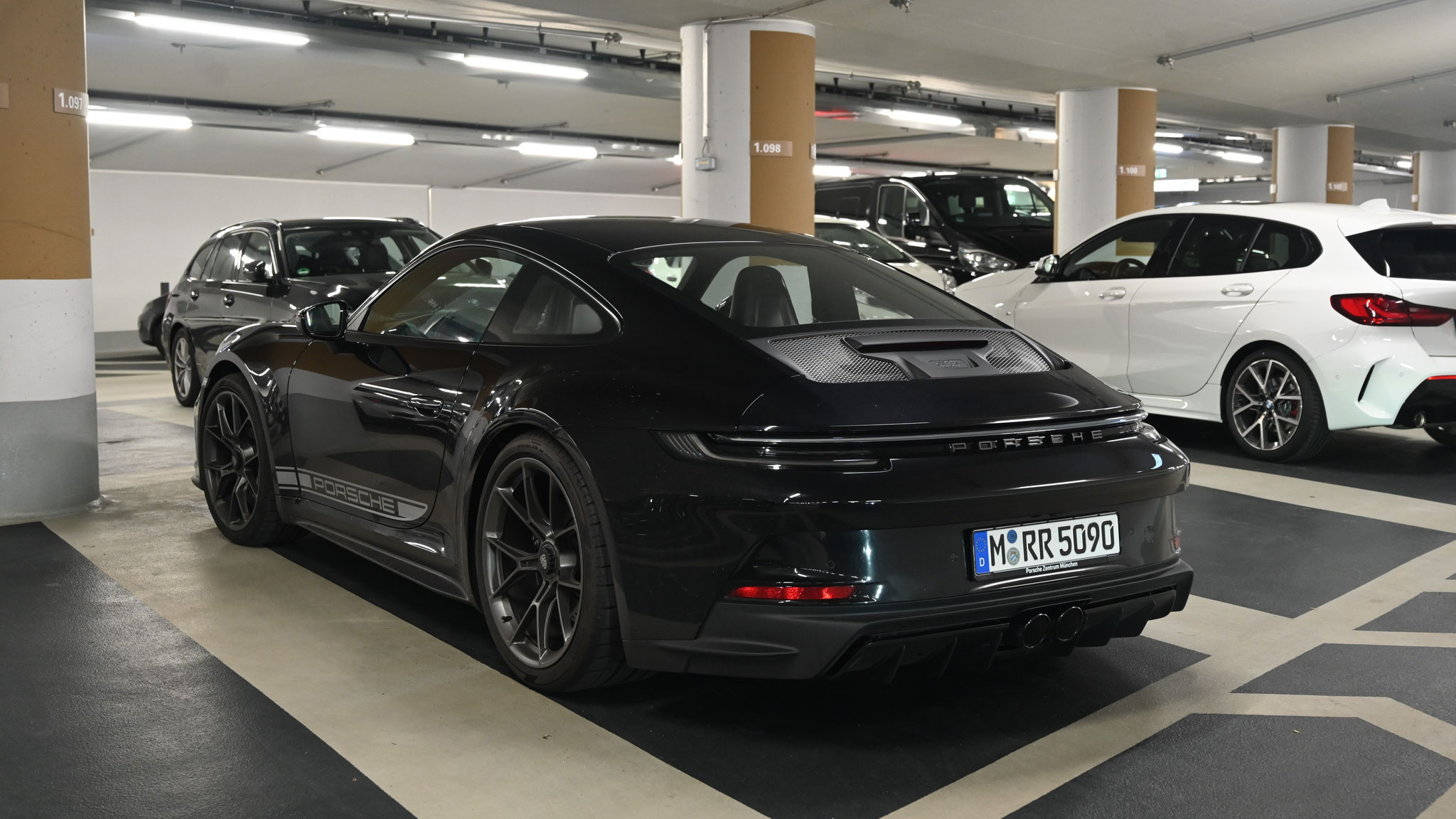 Porsche 992 GT3 Touring - M-RR5090