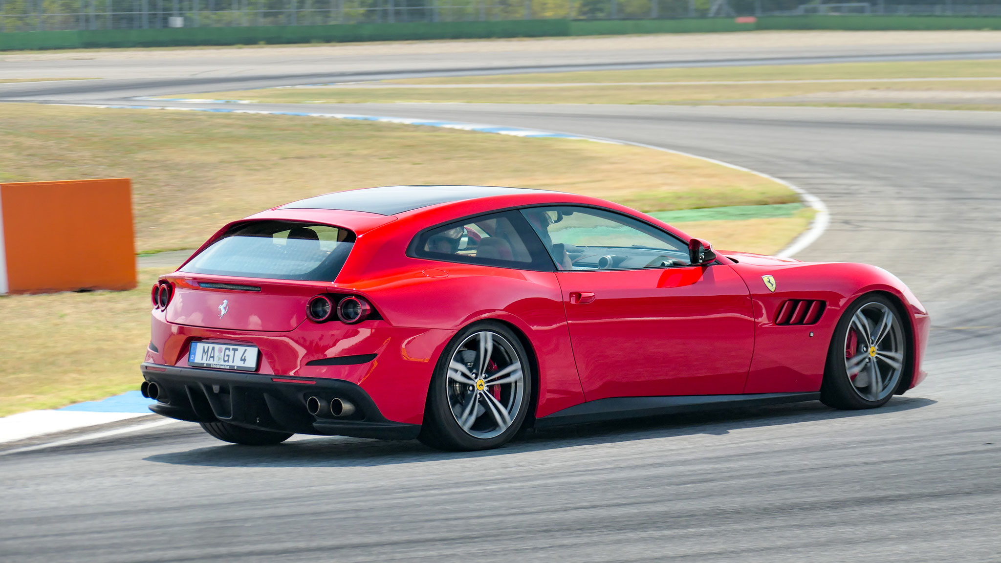 Ferrari GTC4 Lusso - MA-GT4