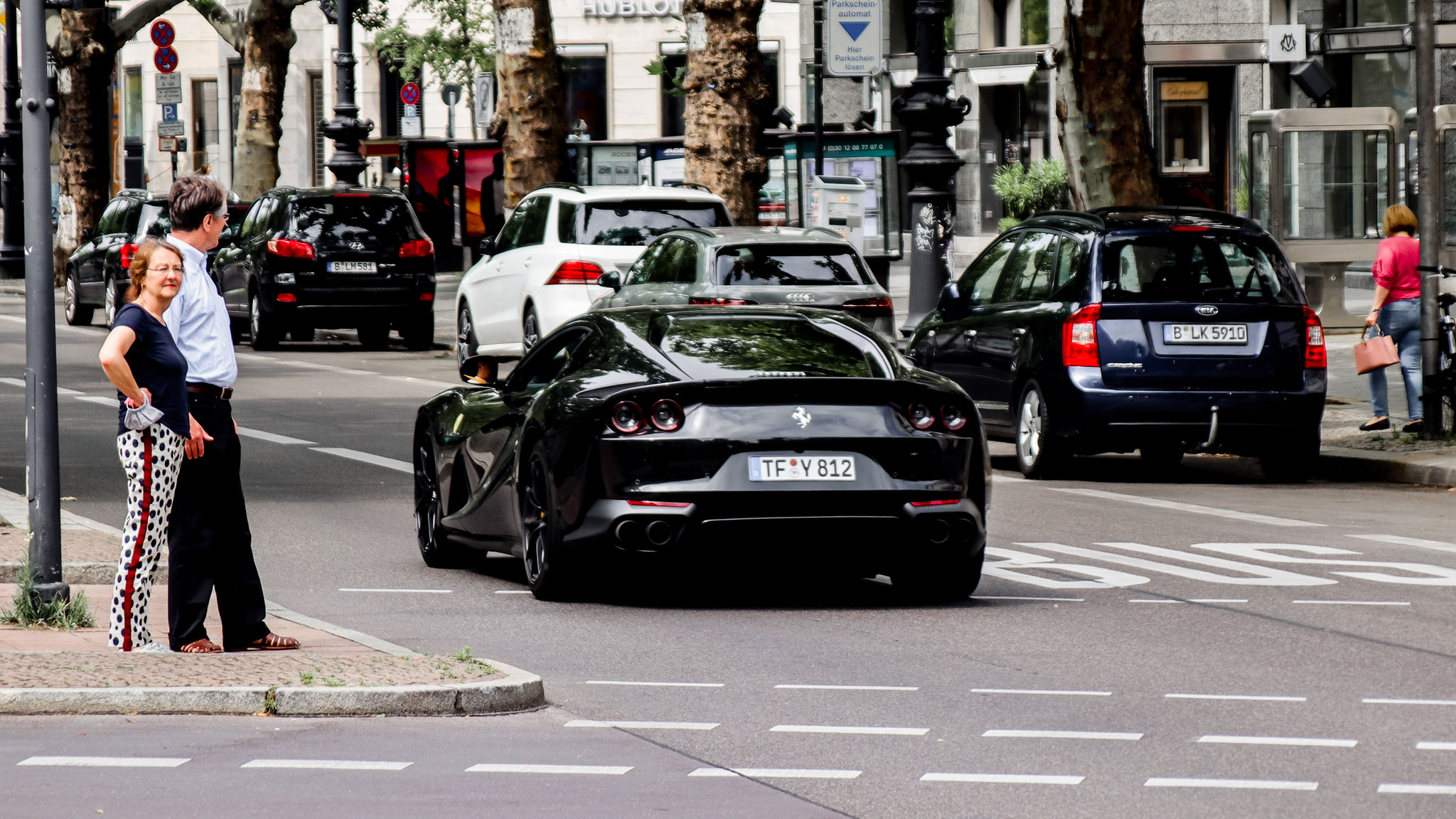 Ferrari 812 Superfast - TF-Y812