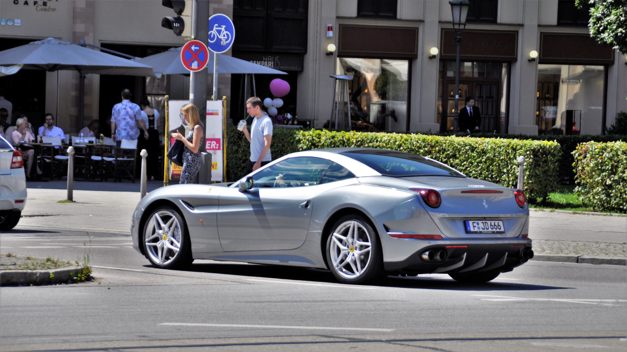 Ferrari California T - F-JD666