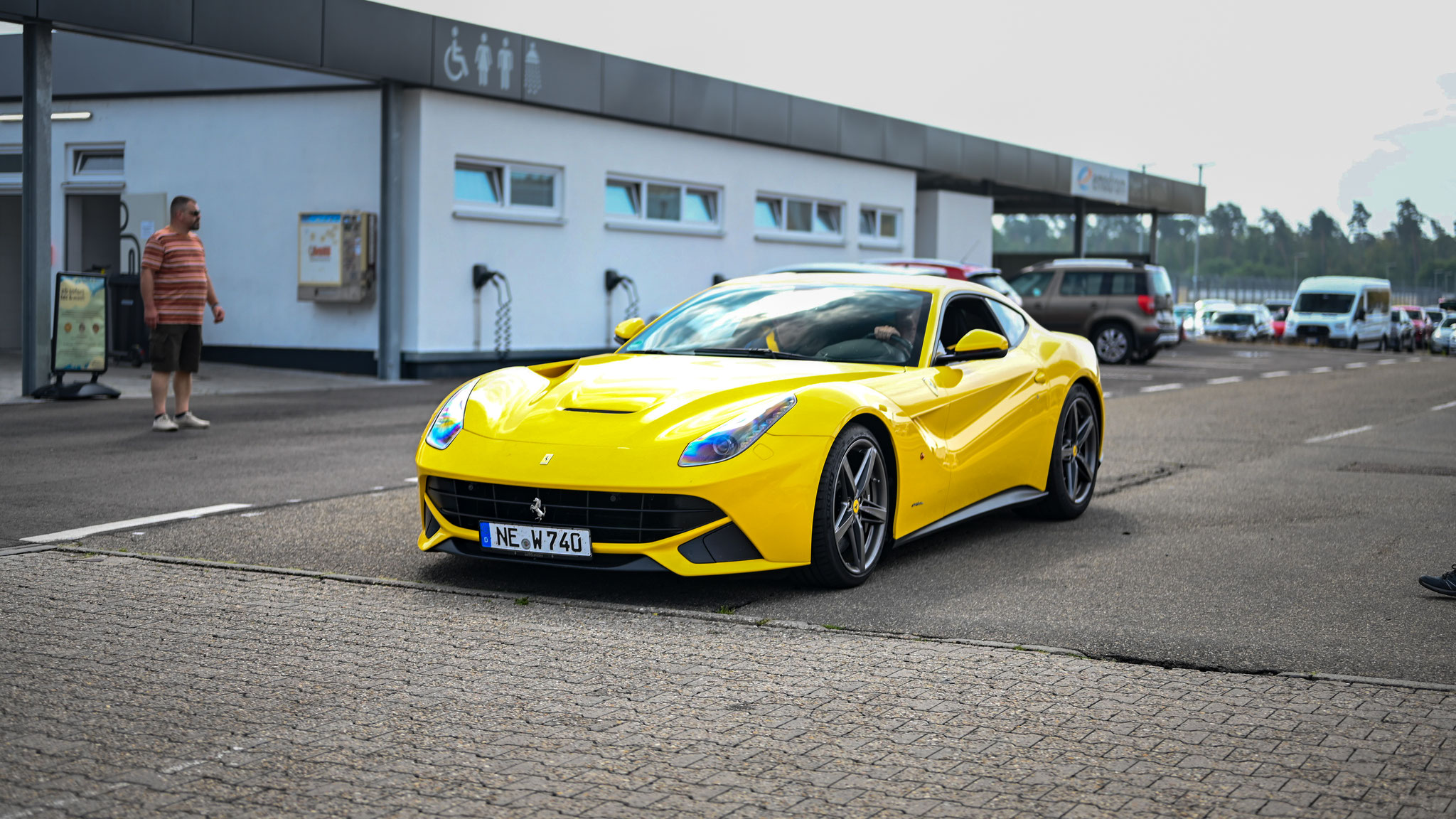 Ferrari F12 Berlinetta - NE-W740