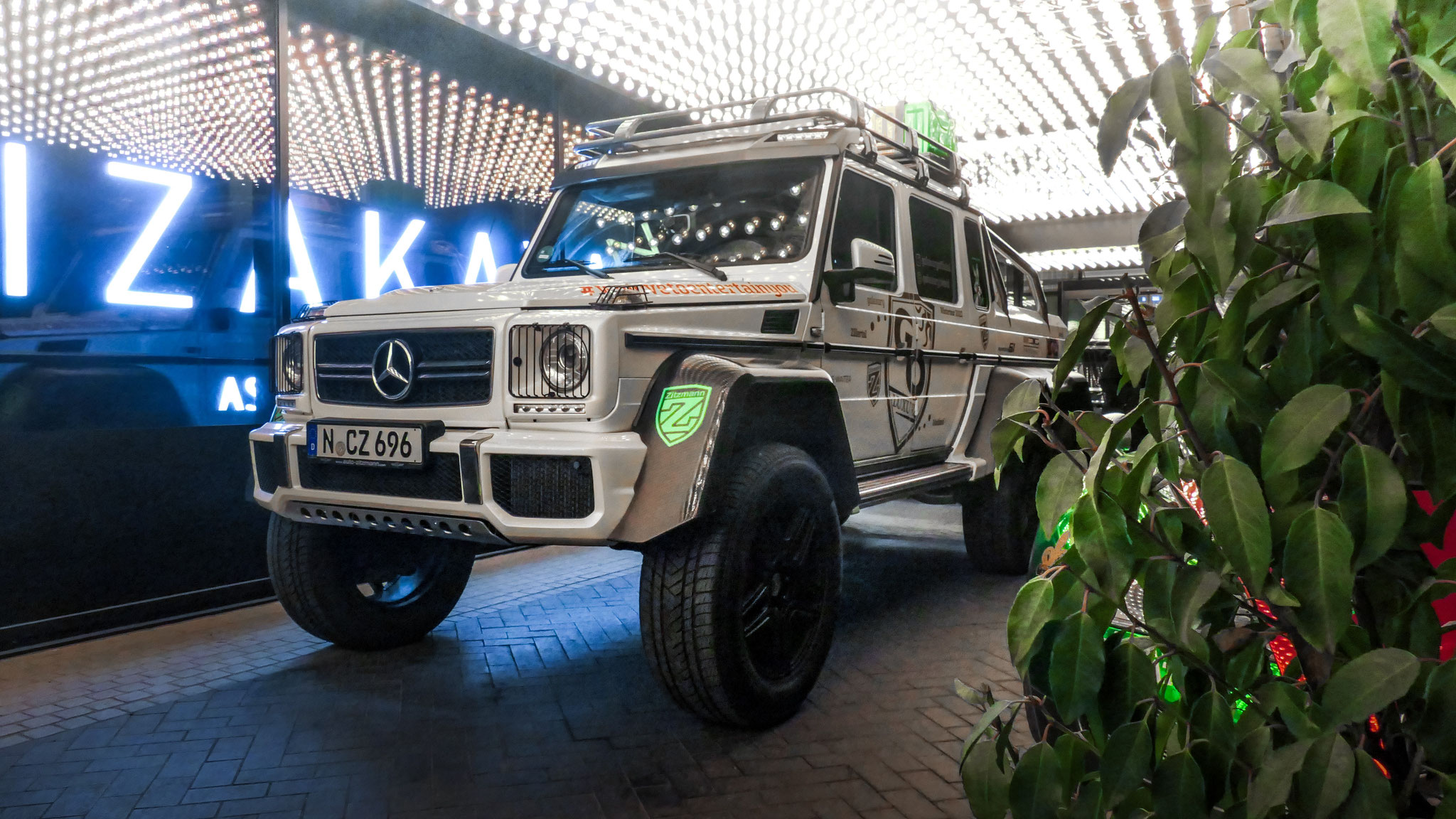 Mercedes G63 6x6 - N-CZ696