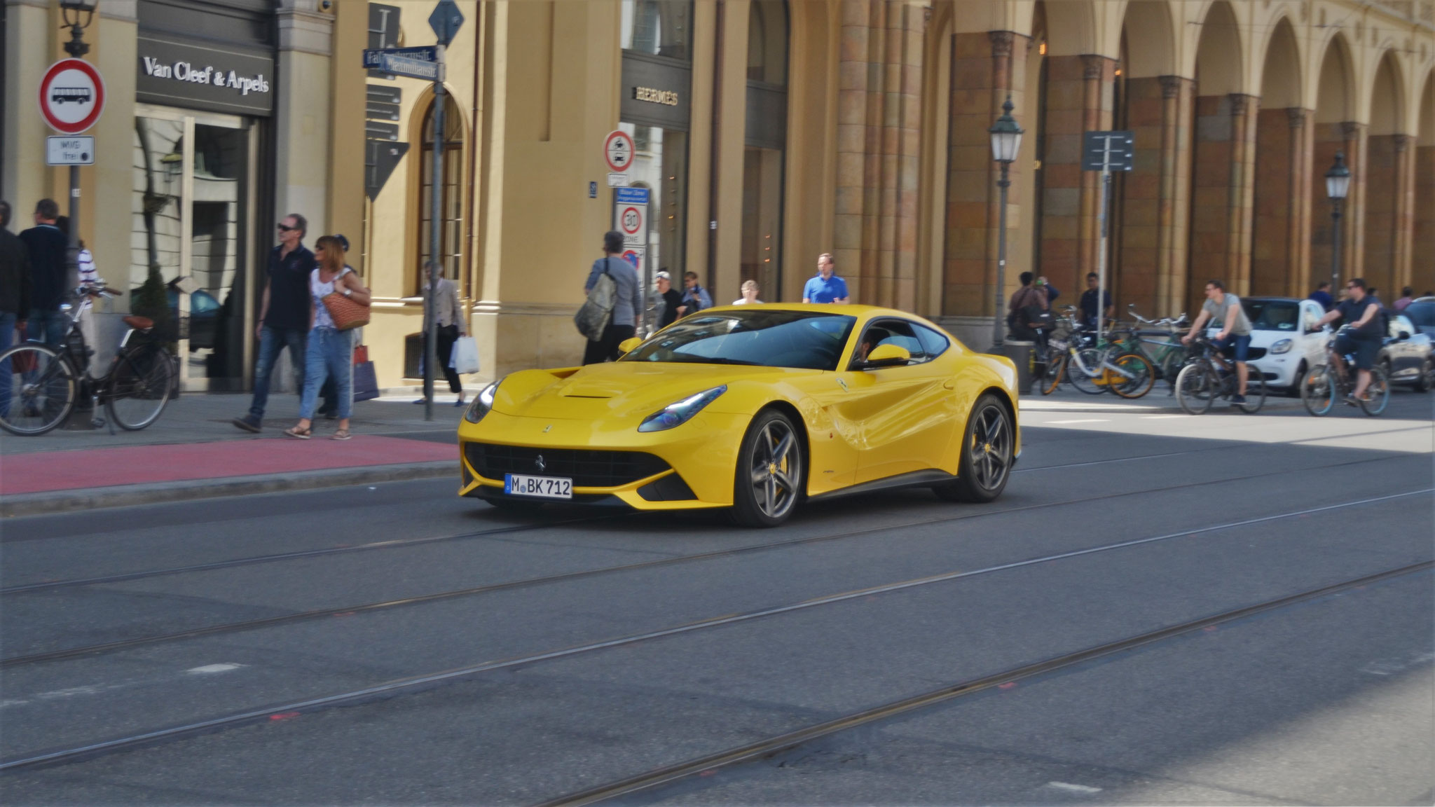 Ferrari F12 Berlinetta - M-BK712