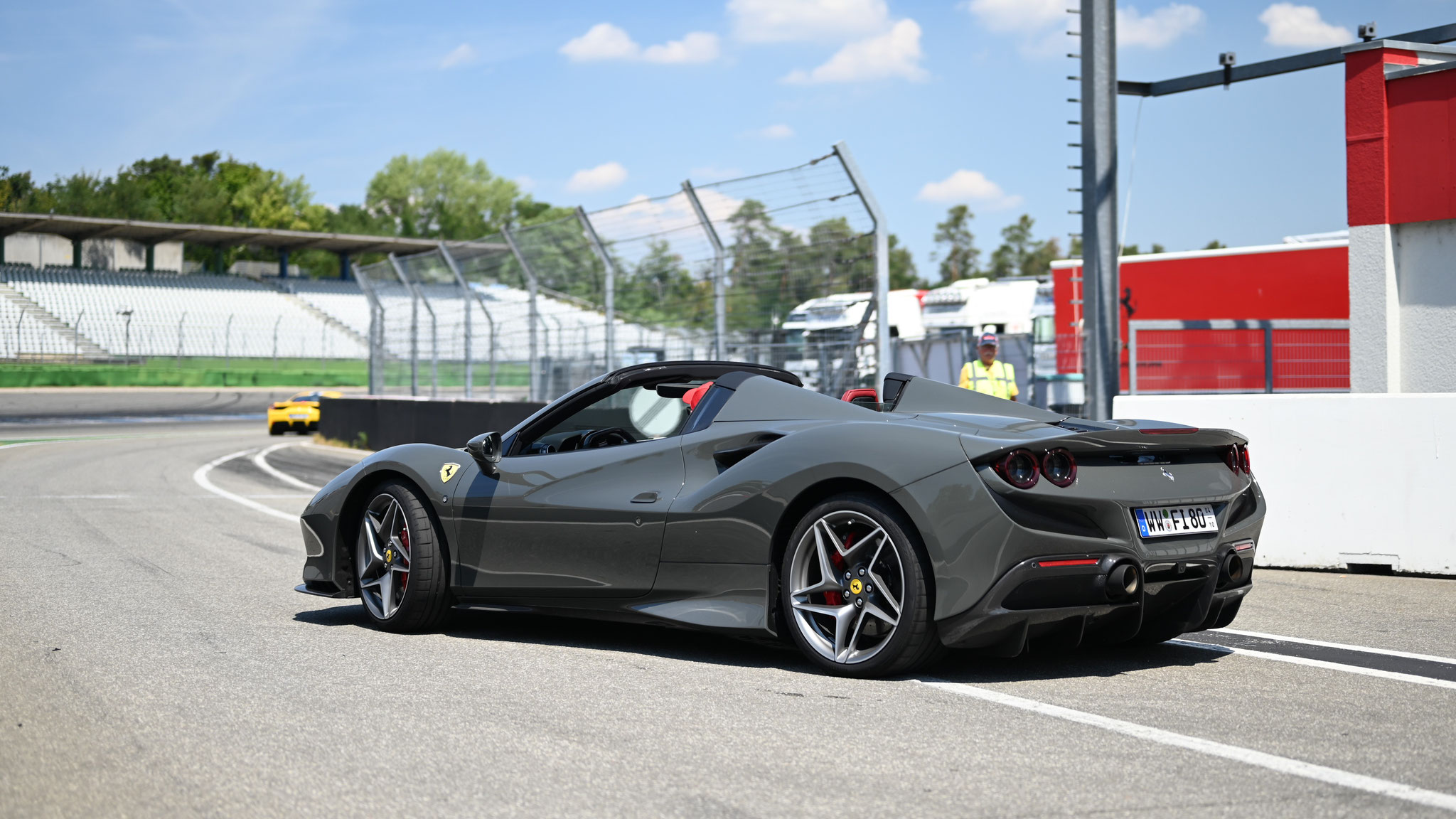 Ferrari F8 Spider - WW-FI80