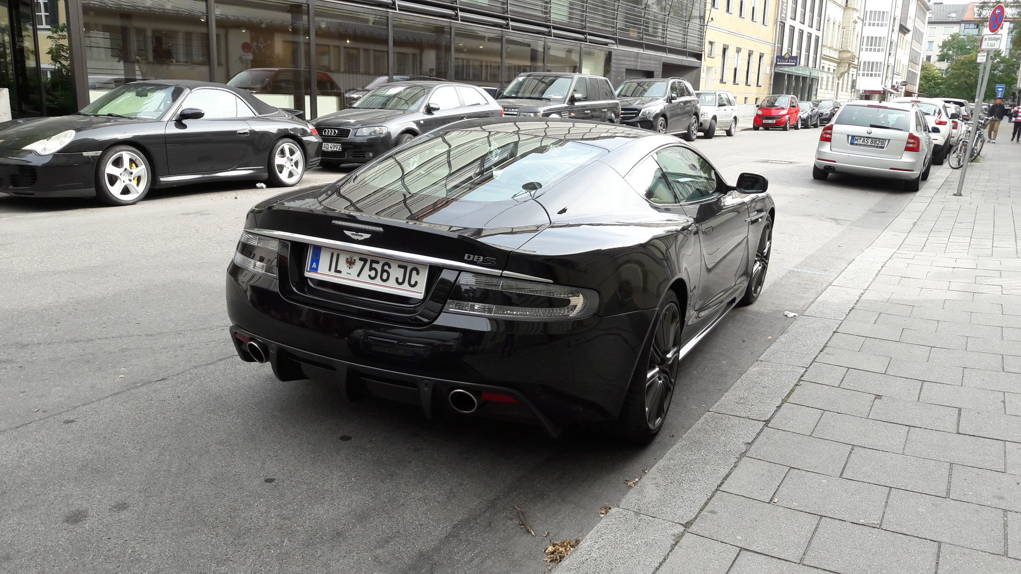 Aston Martin DBS - IL-756JC (AUT)