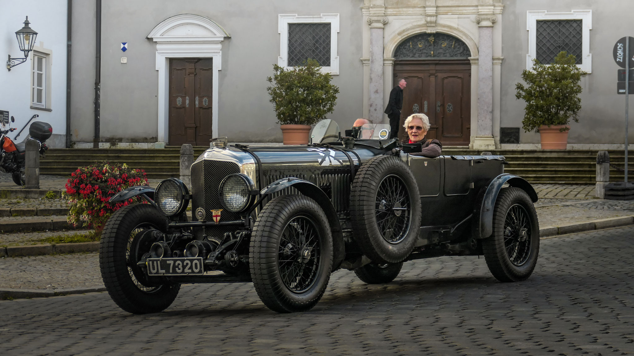 Bentley 6.5 Litre - UL7320 (GB)