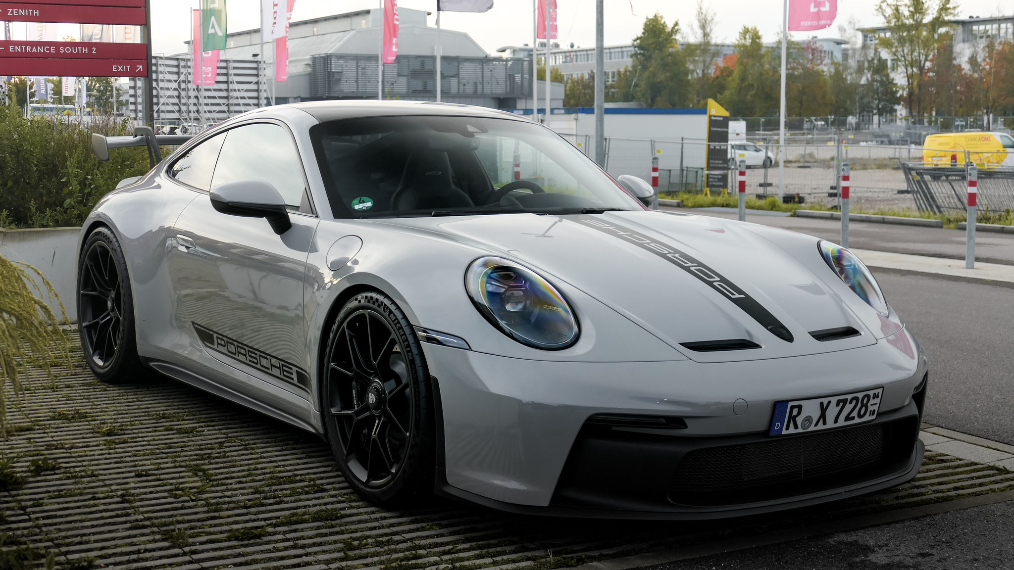 Porsche 992 GT3 - R-X728