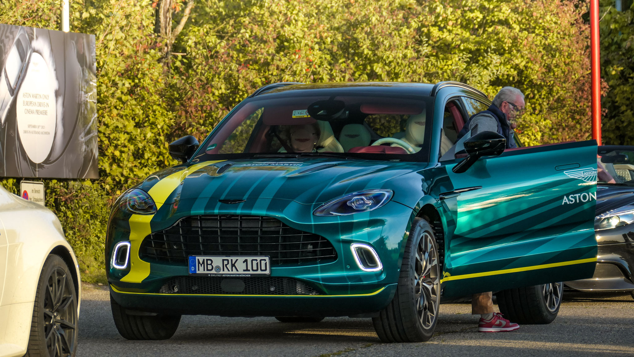 Aston Martin DBX - MB-RK100