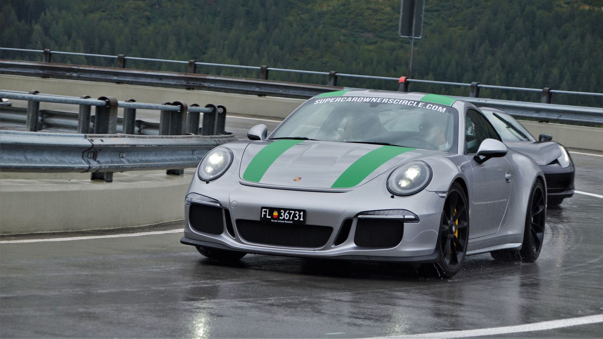 Porsche 911 R - FL36731 (LIC)