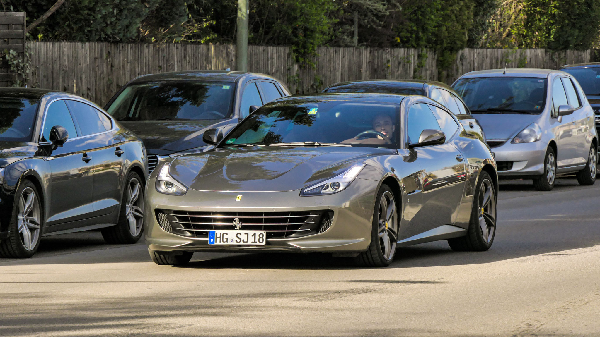 Ferrari GTC4 Lusso - HG-SJ18
