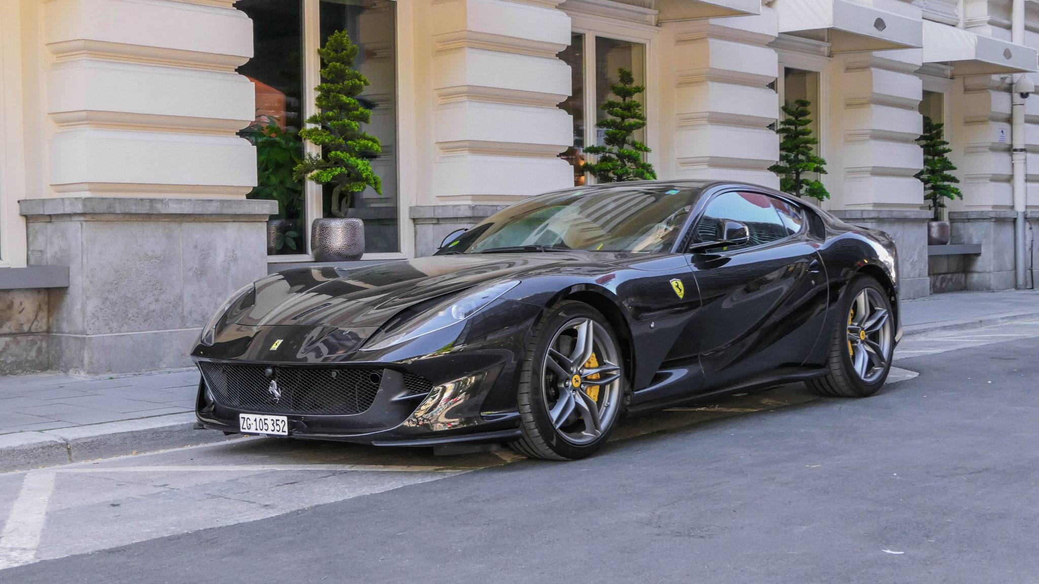 Ferrari 812 Superfast - ZG105352 (CH)