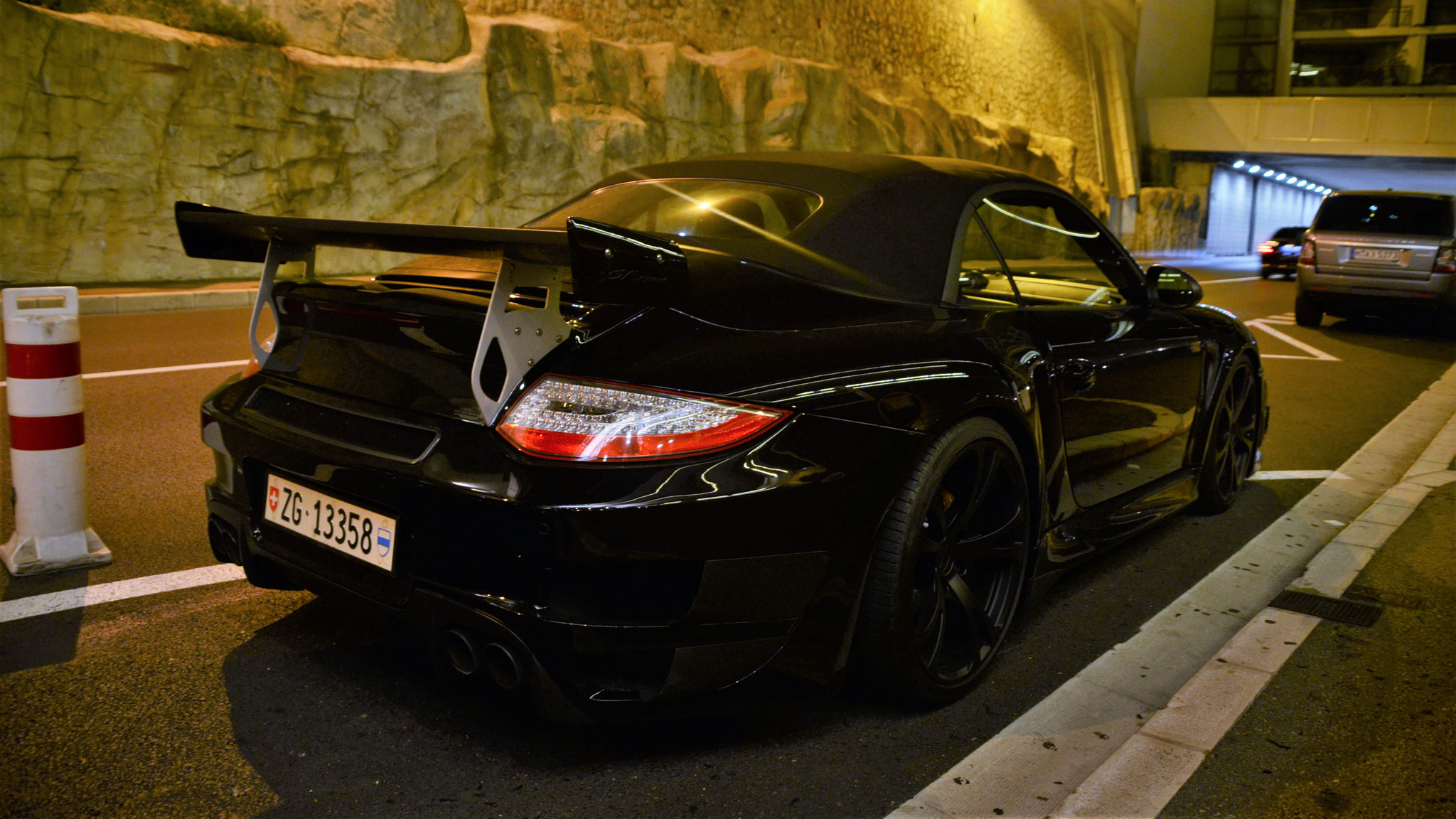 Porsche 911 Carrera Cabriolet Custom - ZG13358 (CH)