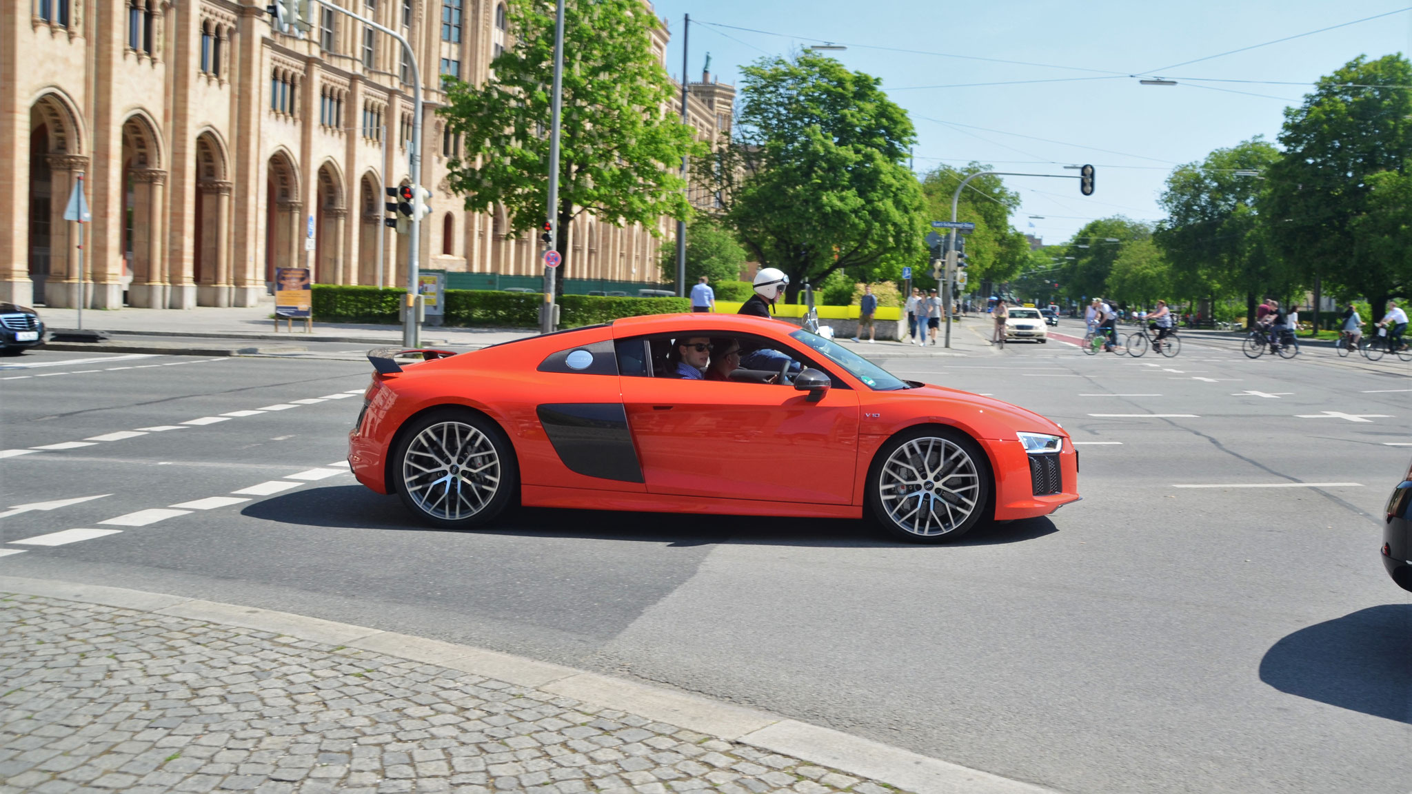 Audi R8 V10 - IN-AW3829
