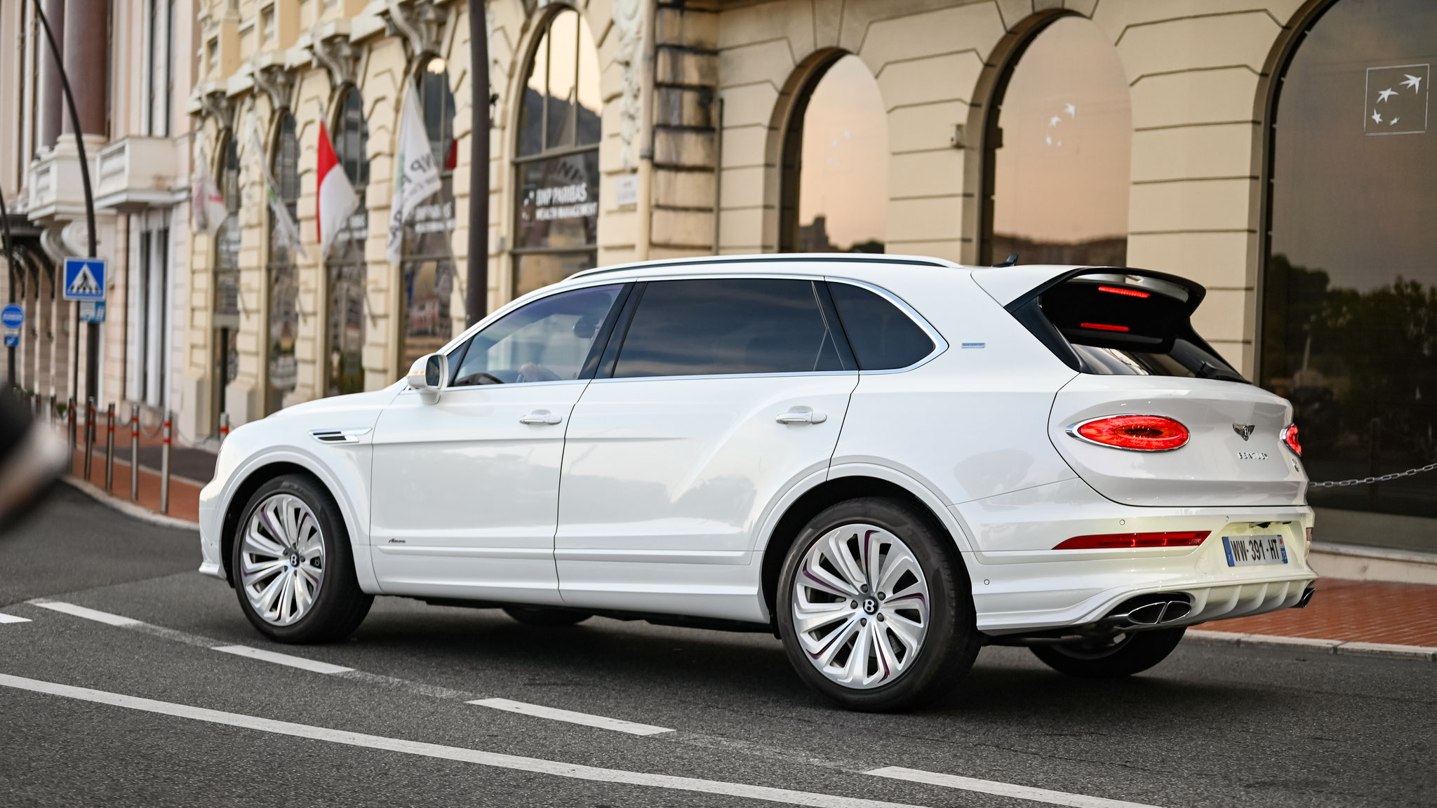 Bentley Bentayga Qatar Edition - WW391HT-75 (FRA)