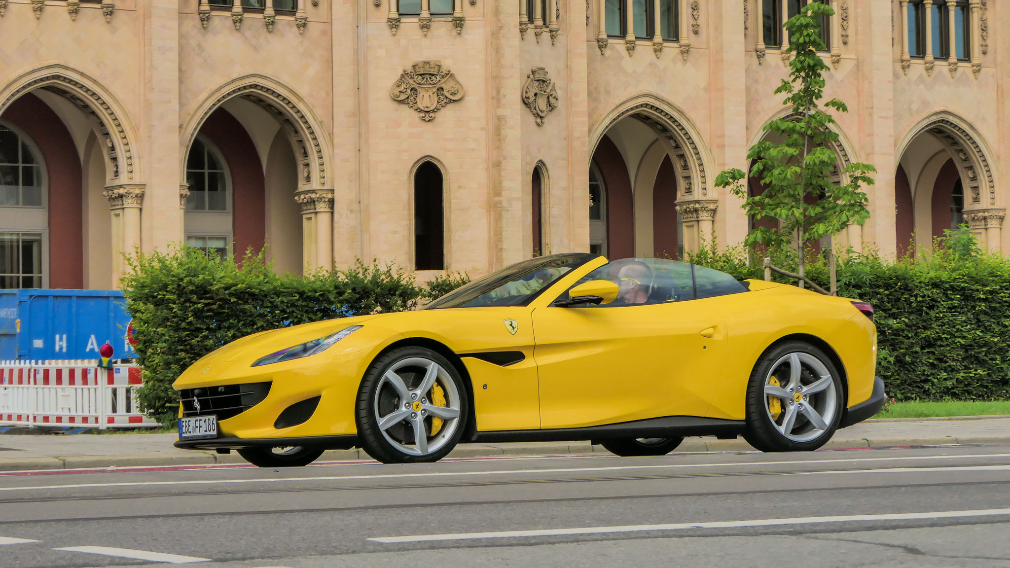 Ferrari Portofino - EBE-FF-186