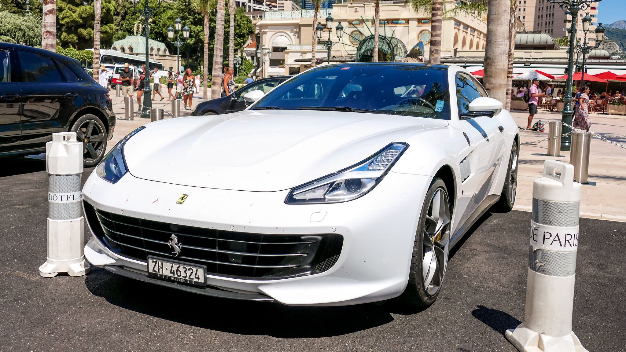 Ferrari GTC4 Lusso - ZH46324 (CH)