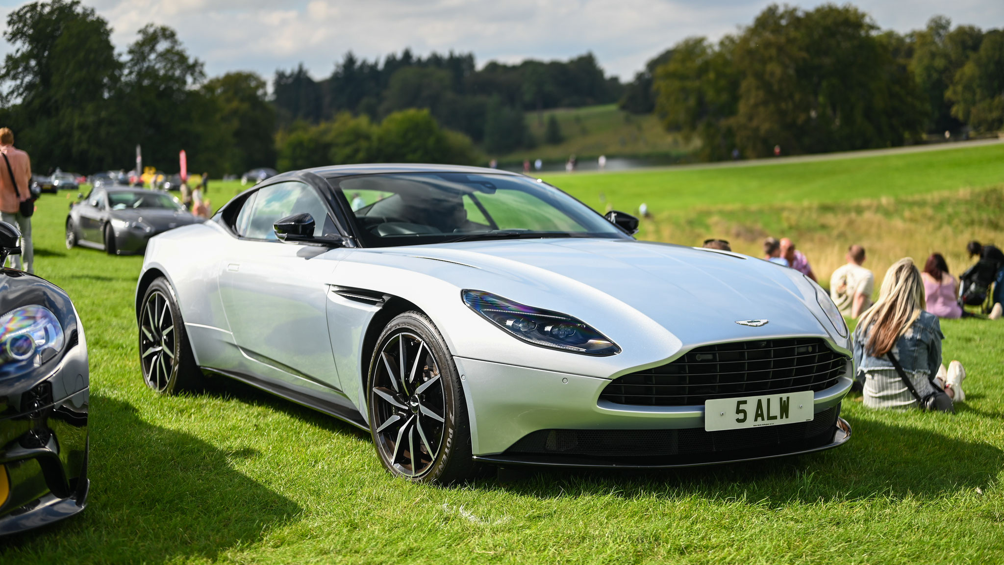 Aston Martin DB11 - 5ALW (GB)