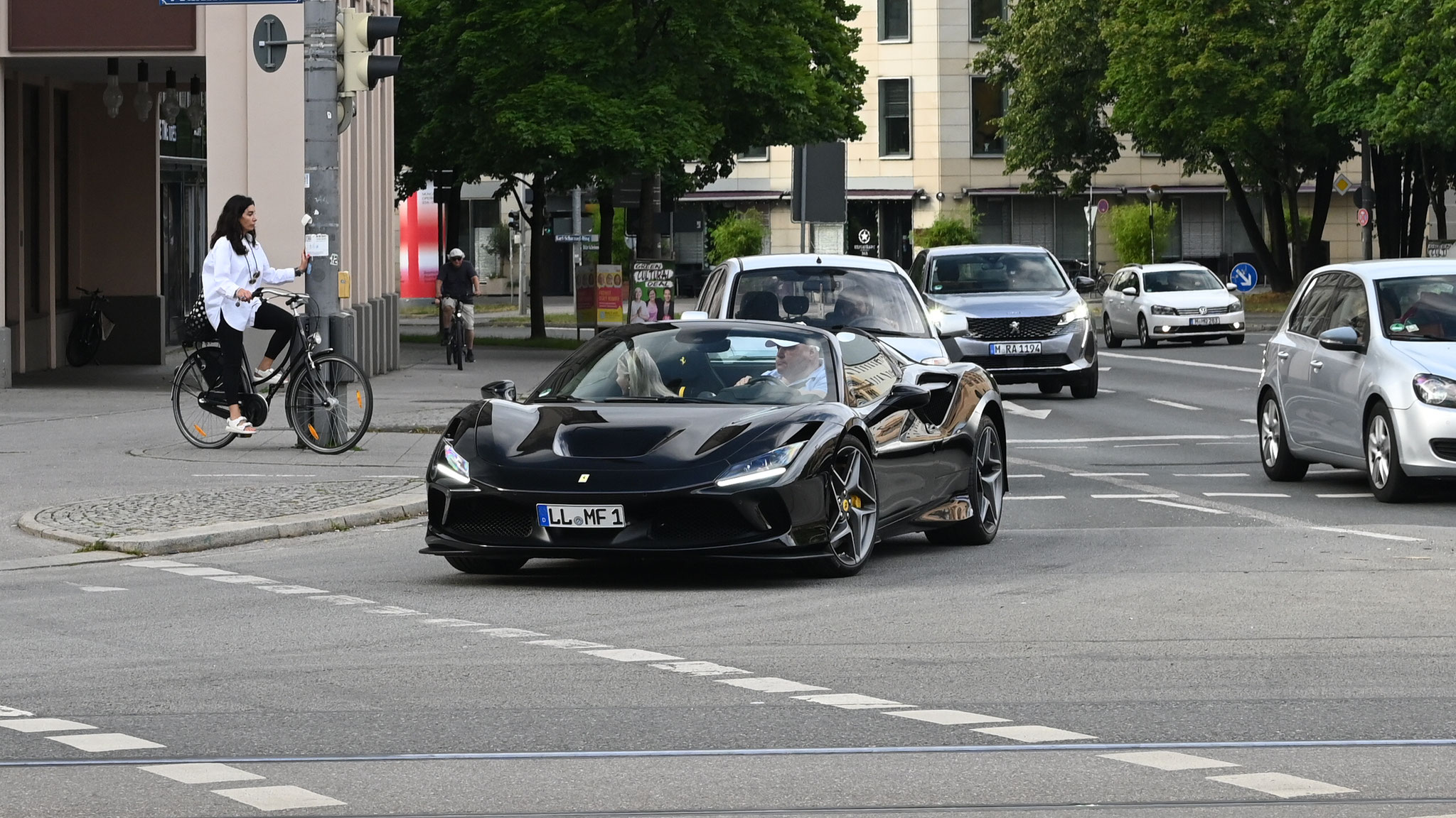 Ferrari F8 Spider - LL-MF1