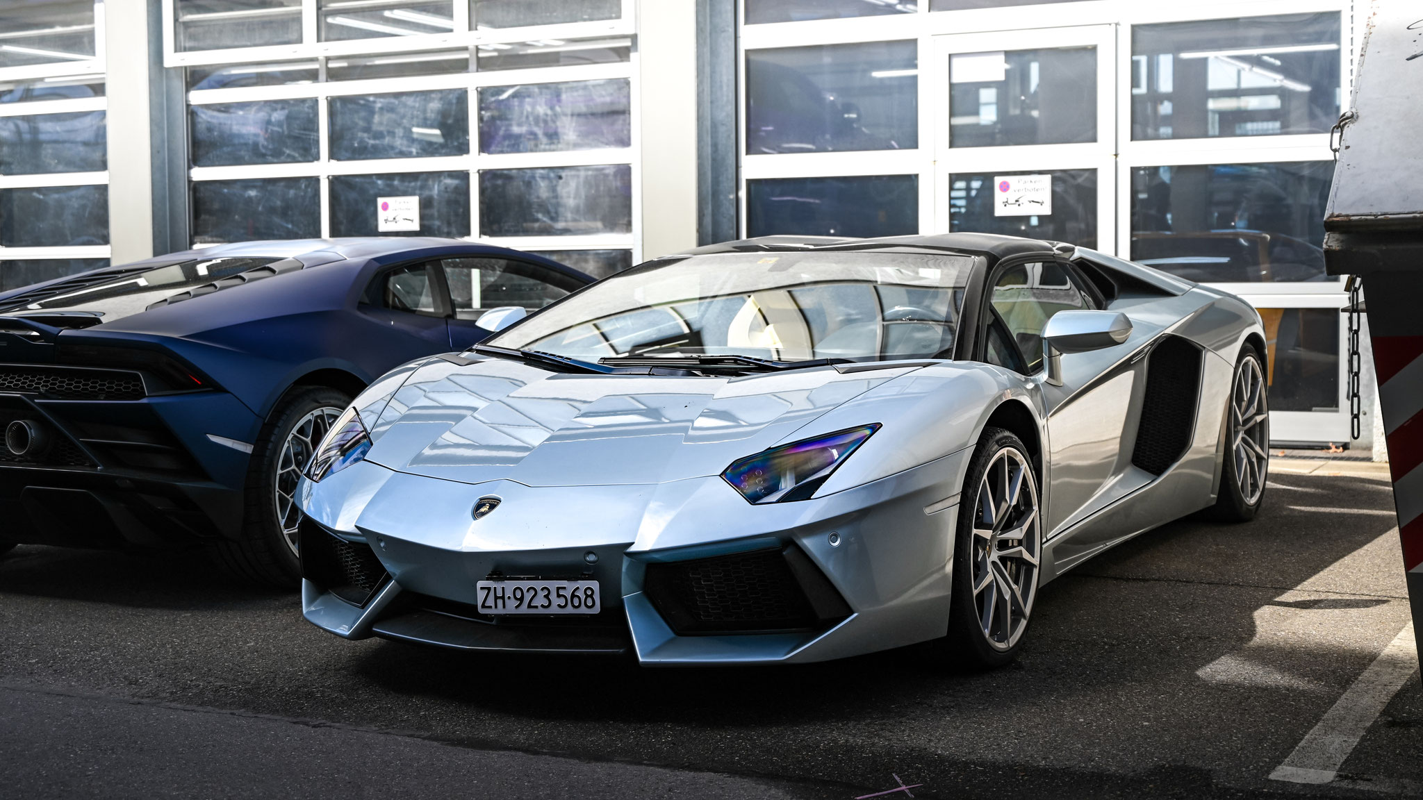 Lamborghini Aventador LP700-4 Roadster - ZH923568 (CH)