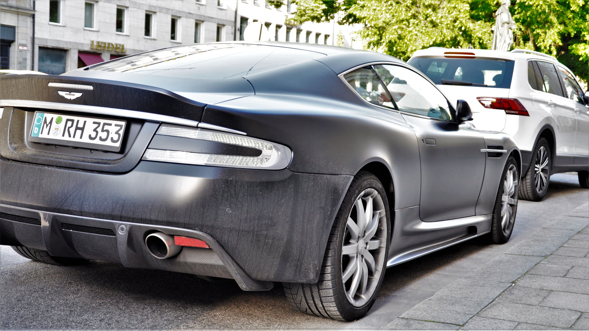 Aston Martin DBS - M-RH353