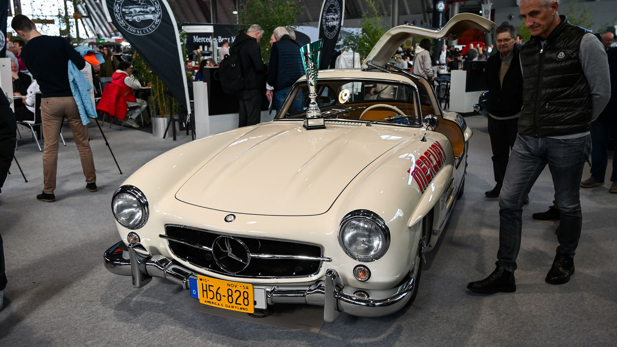 Mercedes 300SL - H56828 (USA)