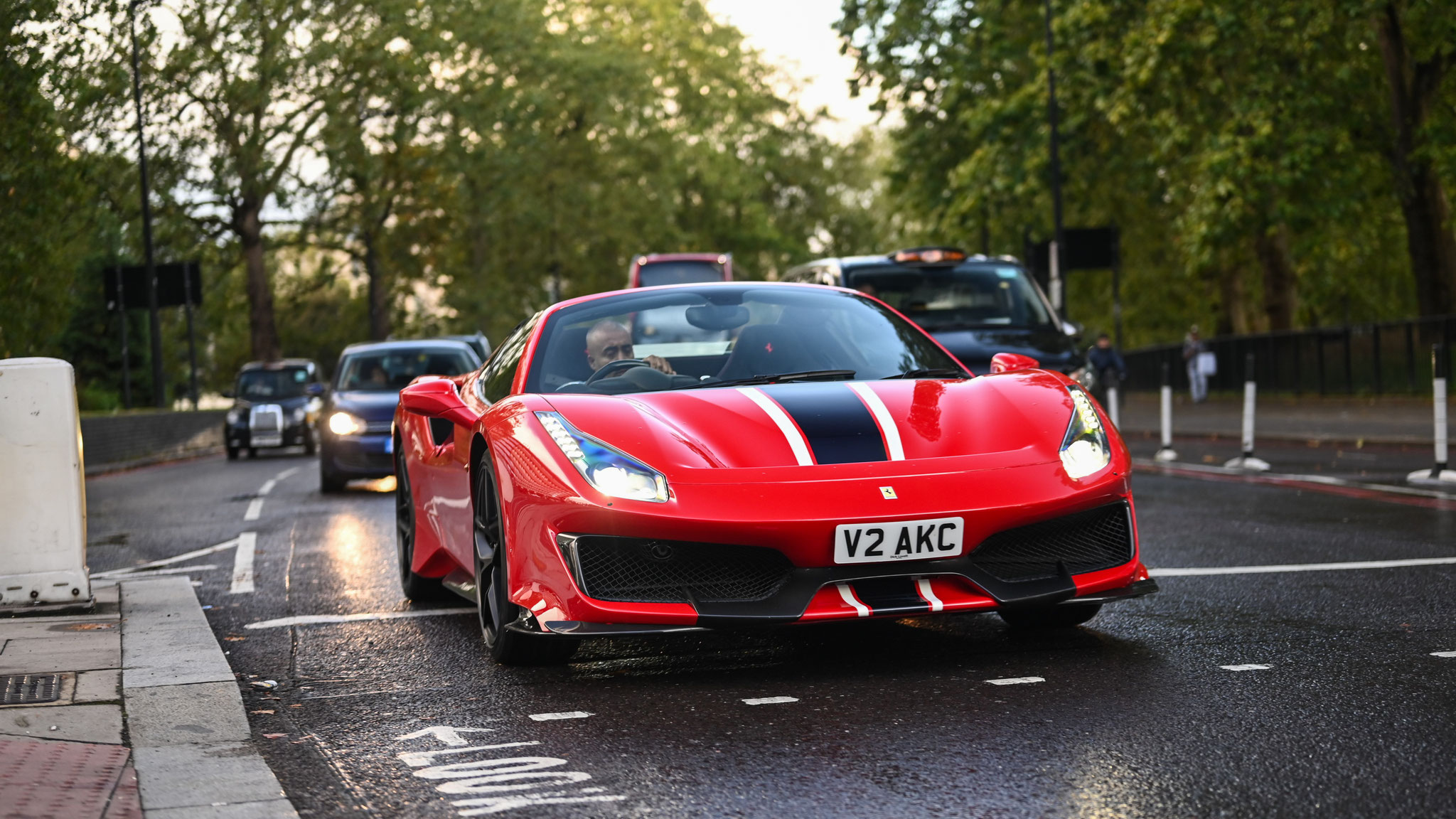 Ferrari 488 Pista Spider - V2AKC (GB)