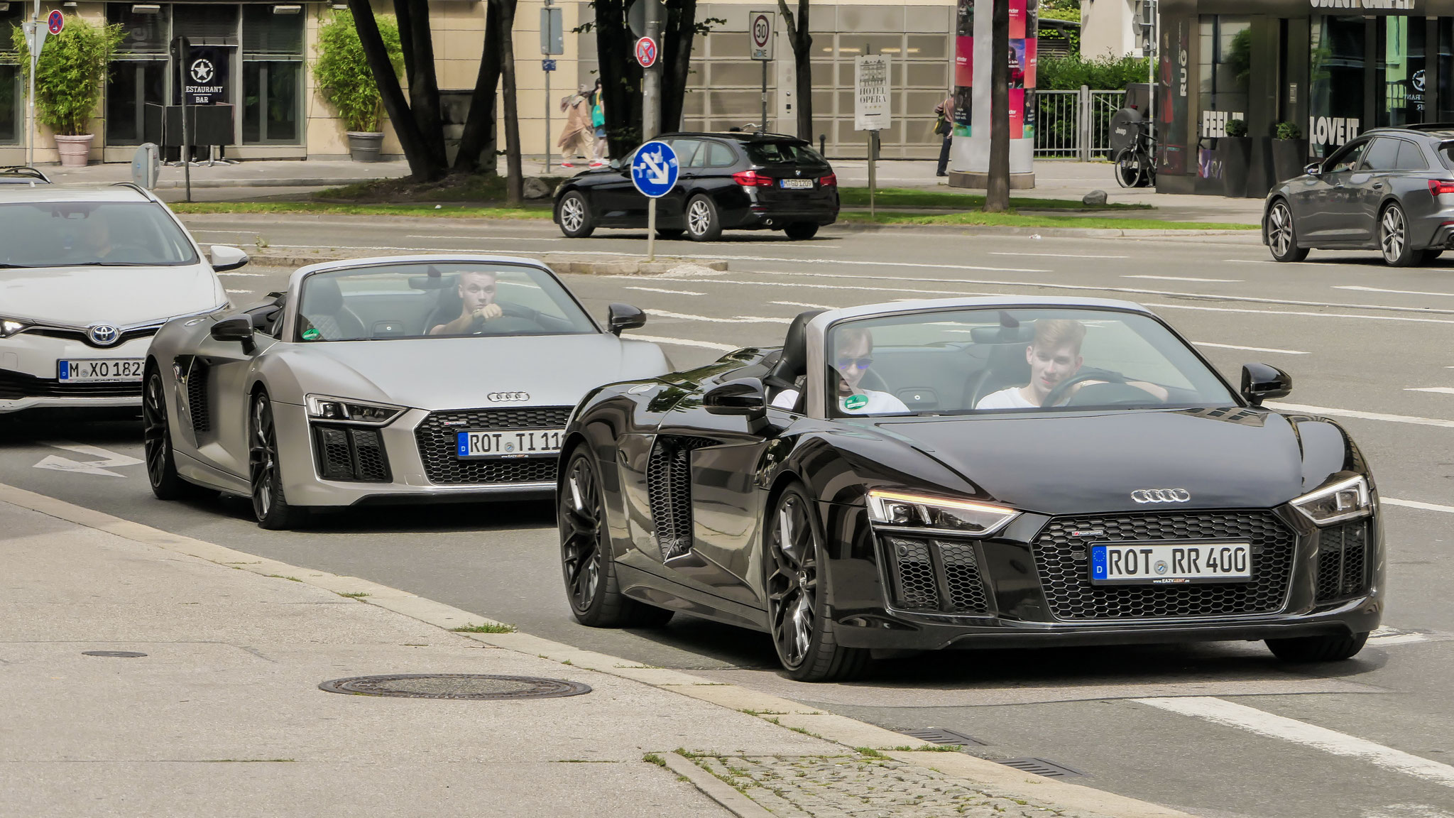 Audi R8 V10 Spyder - ROT-RR400
