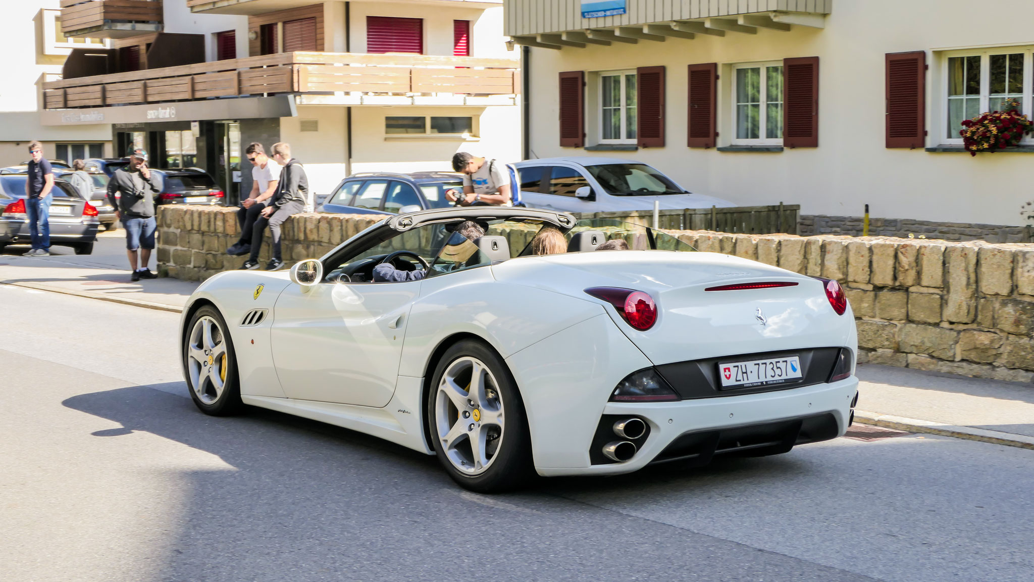 Ferrari California - ZH77357 (CH)