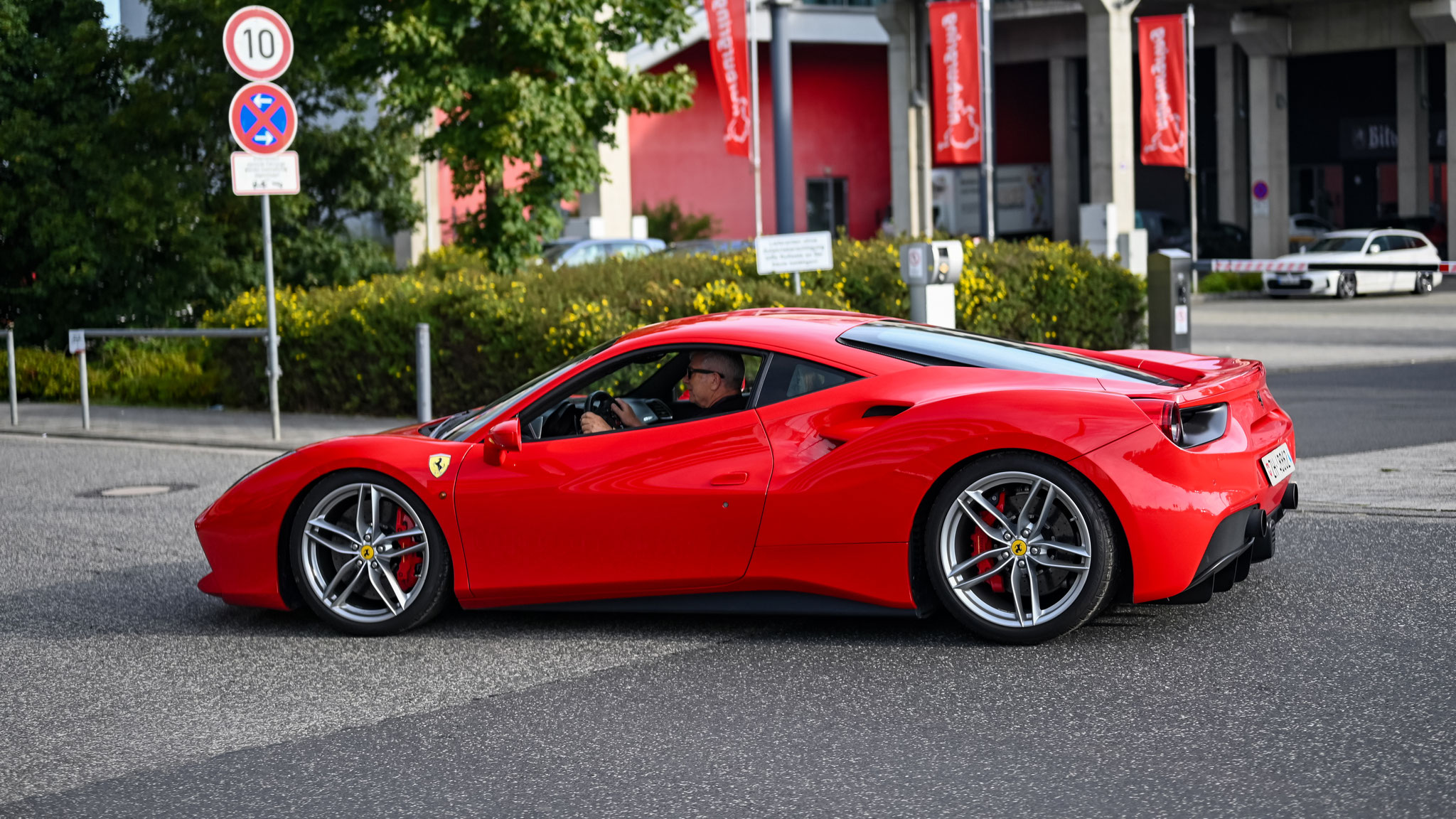Ferrari 488 GTB - ZH48862 (CH)