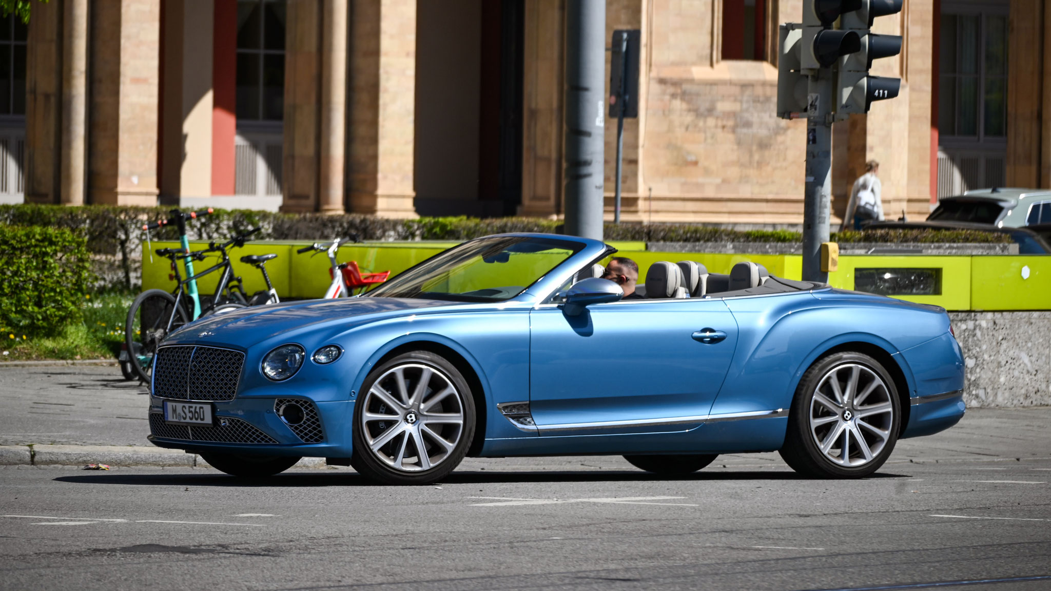 Bentley Continental GTC - M-S560