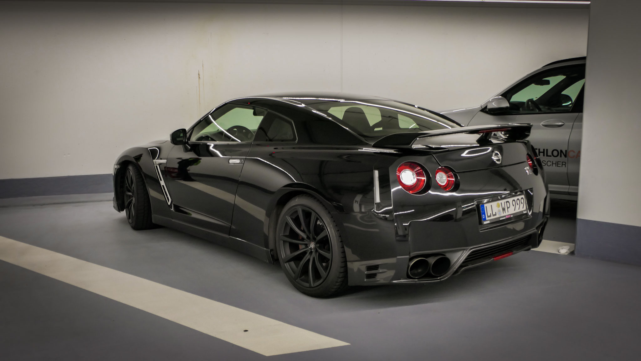 Nissan GTR - LL-WP999