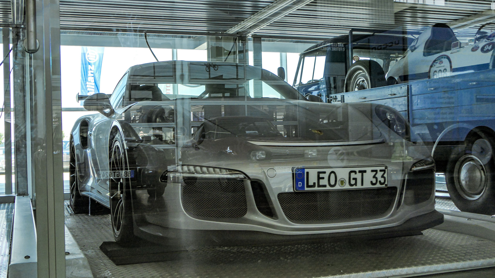 Porsche 911 GT3 RS - LEO-GT33